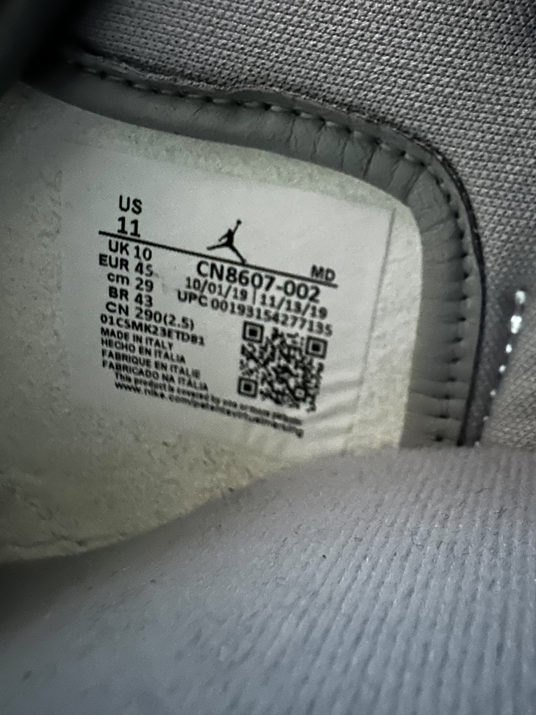 Dior Air Jordan Grey & White Oblique High Top Sneakers - Men's Luxury Basketball Shoes for Streetwear & Fashion - Perfect for Casual Outfits, Sneaker Collecting & Urban Style