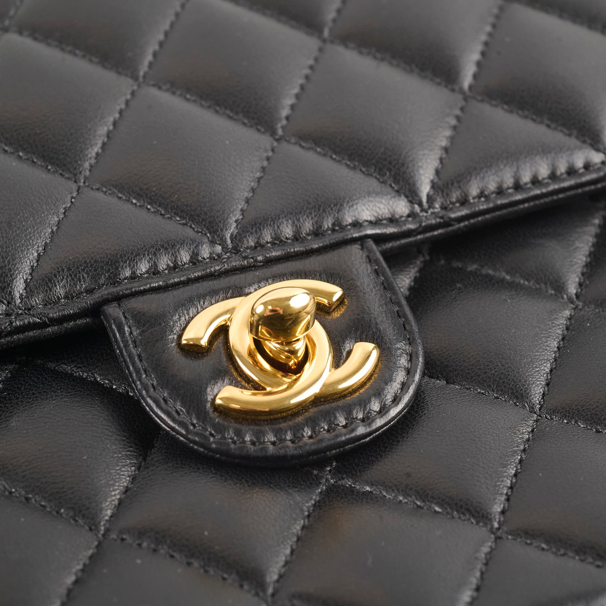 Chanel Quilted Leather Chain Shoulder Bag Black - Luxury Crossbody Purse for Women, Perfect for Evening Parties & Date Nights
