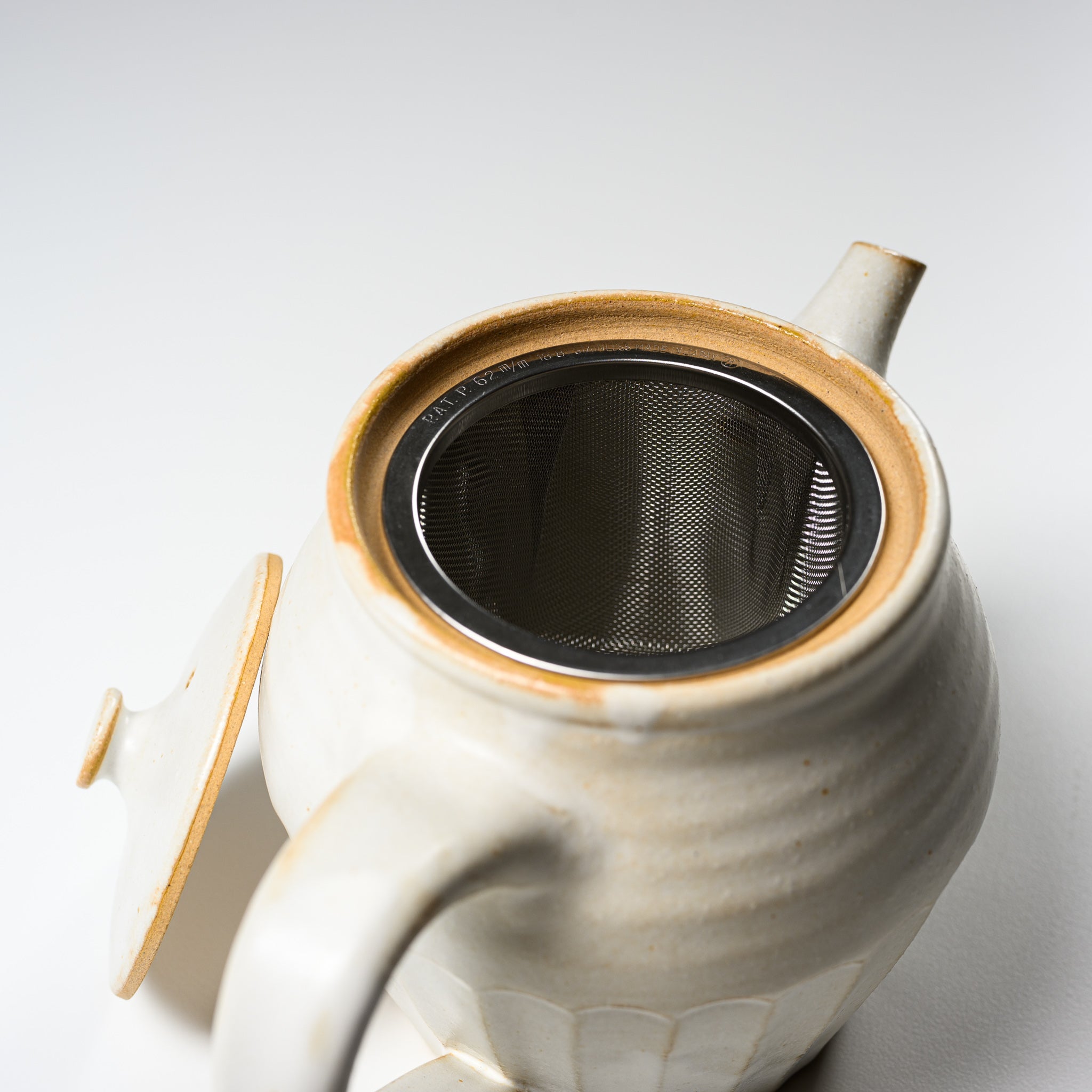 Wakasama Kiln Kinari Teapot - 500ml Japanese Ceramic Teapot for Green Tea & Herbal Brewing | Elegant Vertical Design for Home & Tea Ceremony Use