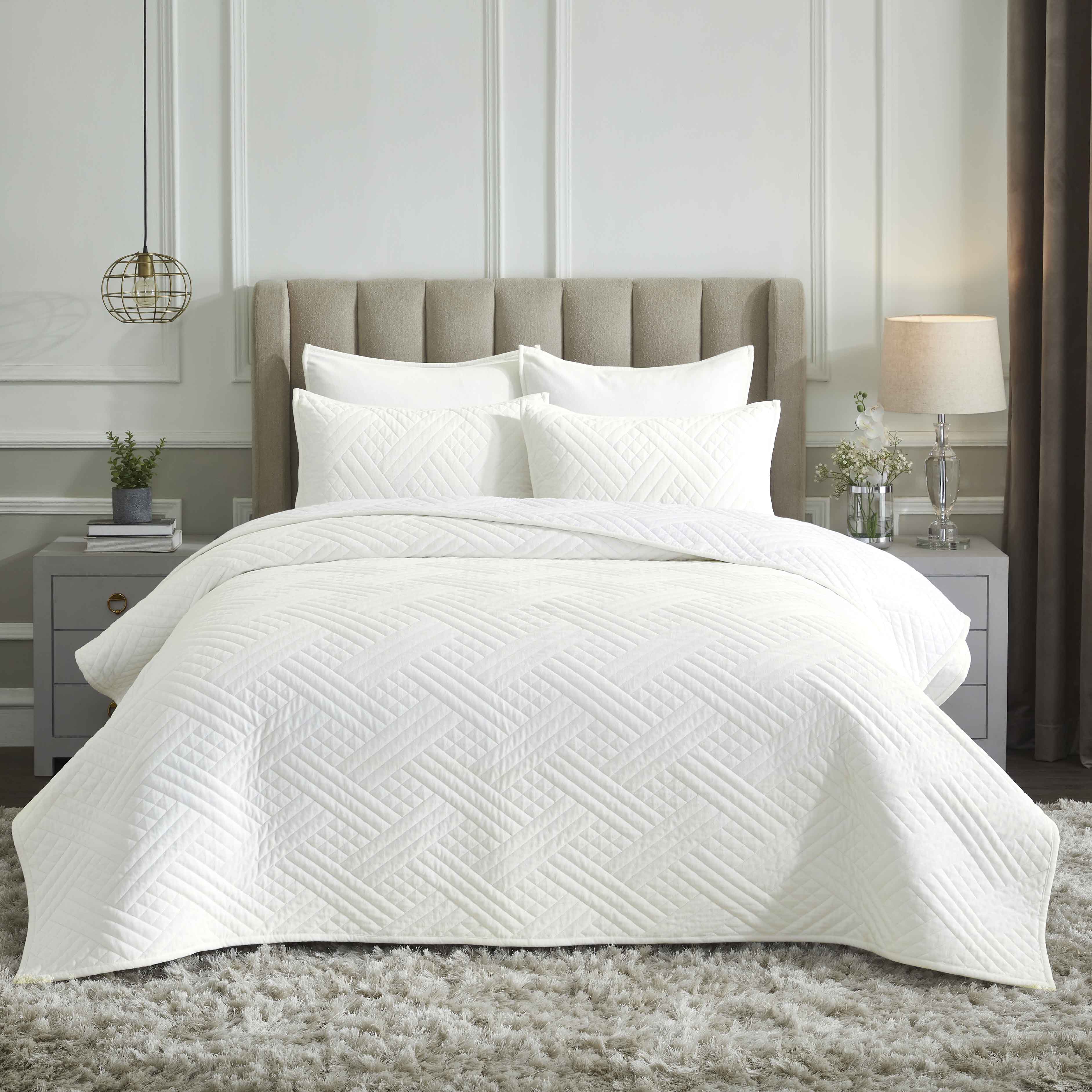Karina Cotton Velvet Lightweight Quilt & Sham Set - Ultra Soft Bedding for All Seasons | Perfect for Master Bedroom, Guest Room & Cozy Nights