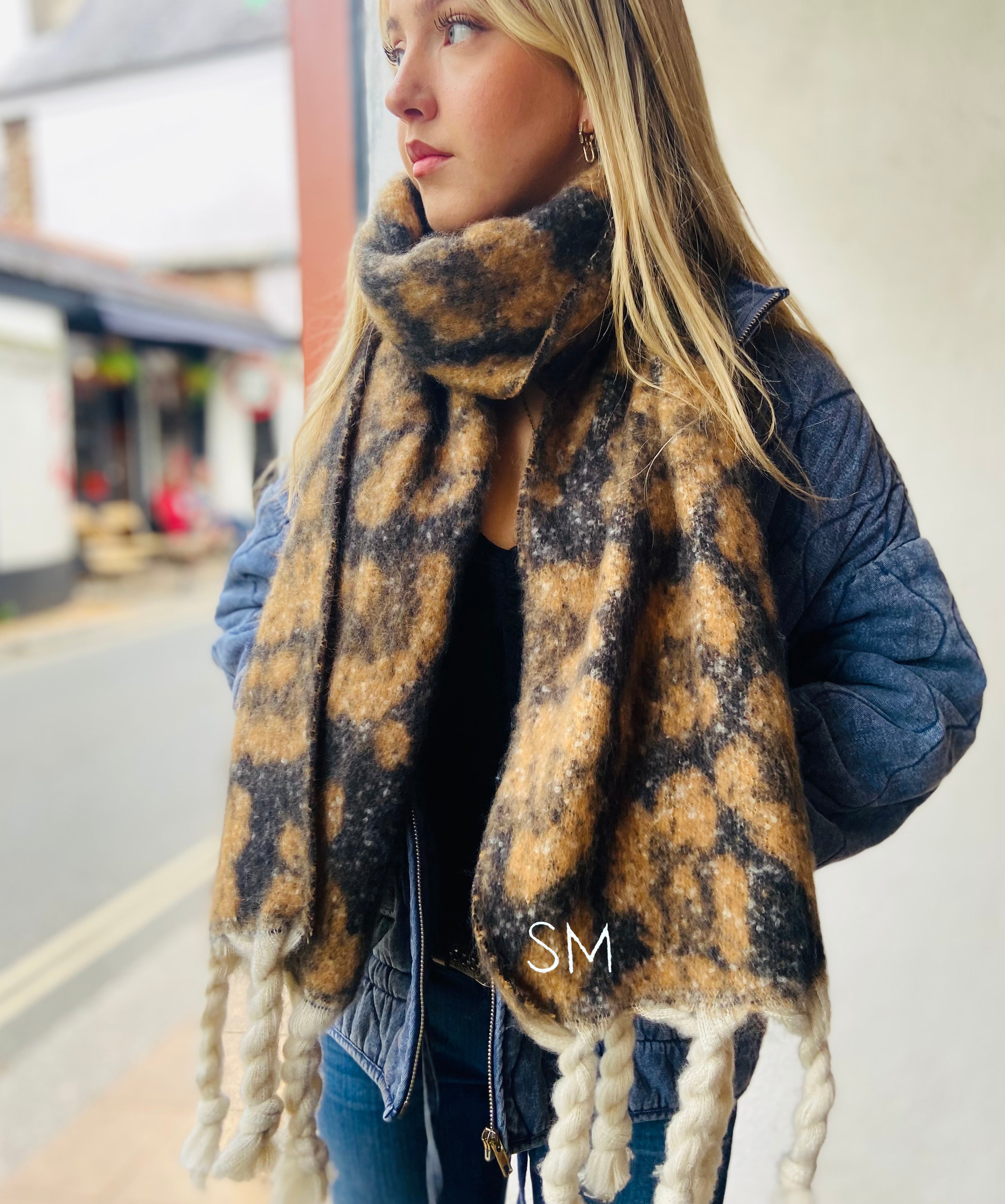 Leopard Print Blanket Scarf - Soft & Stylish Winter Wrap for Women - Perfect for Cold Weather, Travel & Fashion Accessories