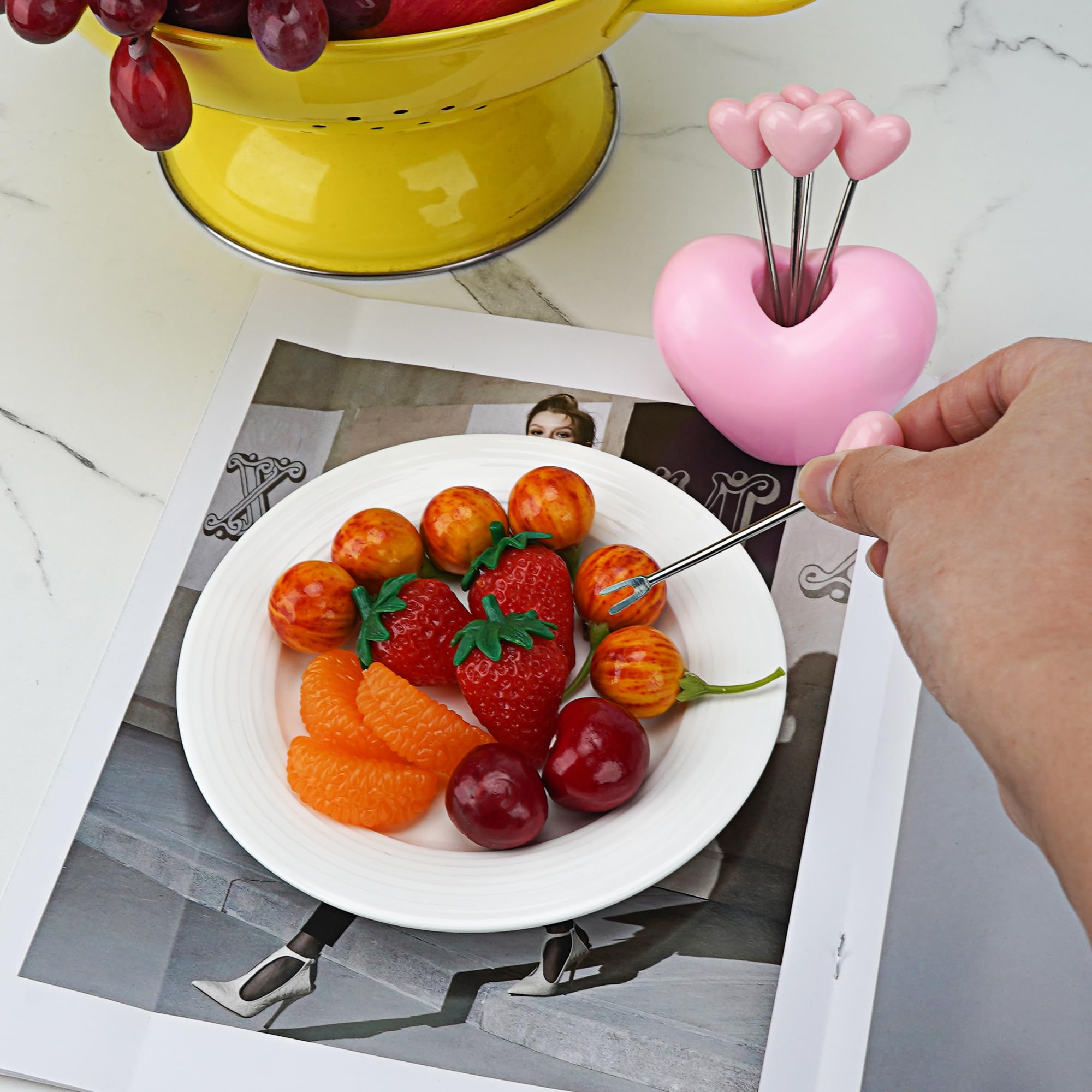 5-Piece Stainless Steel Heart-Shaped Fruit Forks Set with Holder - Perfect for Cake, Dessert, Fruit Platter, Sweet Food Picks - Ideal for Weddings, Parties, and Home Entertaining (Pink)