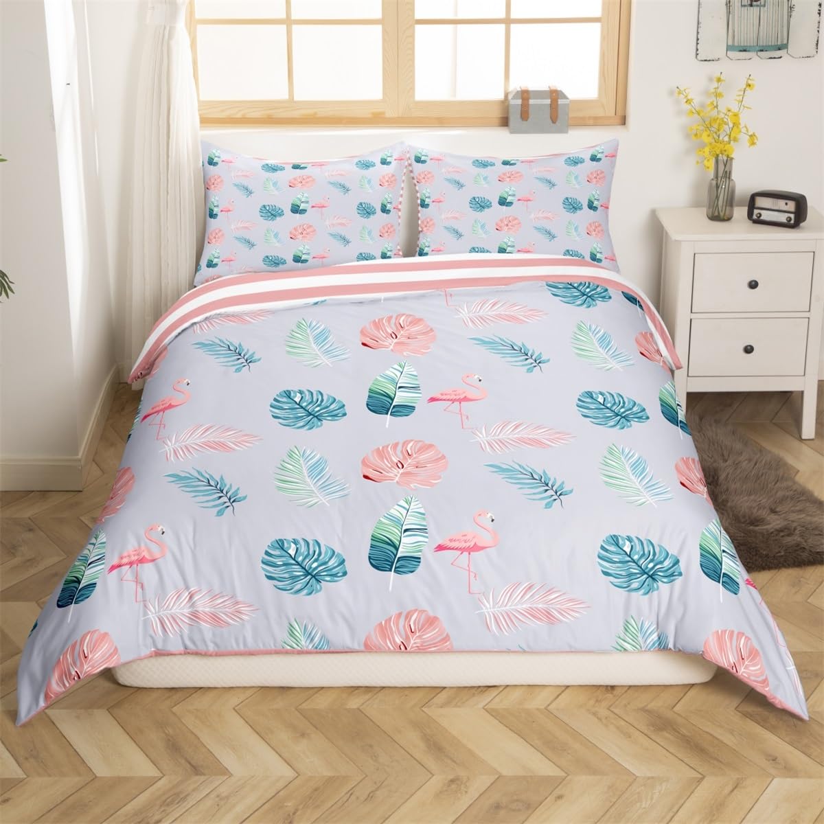 Feelyou Flamingo Bedding Set - Tropical Bird Animal Print Comforter Cover with Palm Tree Leaf Pattern - Soft Microfiber Duvet Cover & Pillow Shams (2-Piece Twin Size, Zipper Closure) - Perfect for Beach Themed Bedrooms, Tropical Home Decor & Vacation Style Bedding