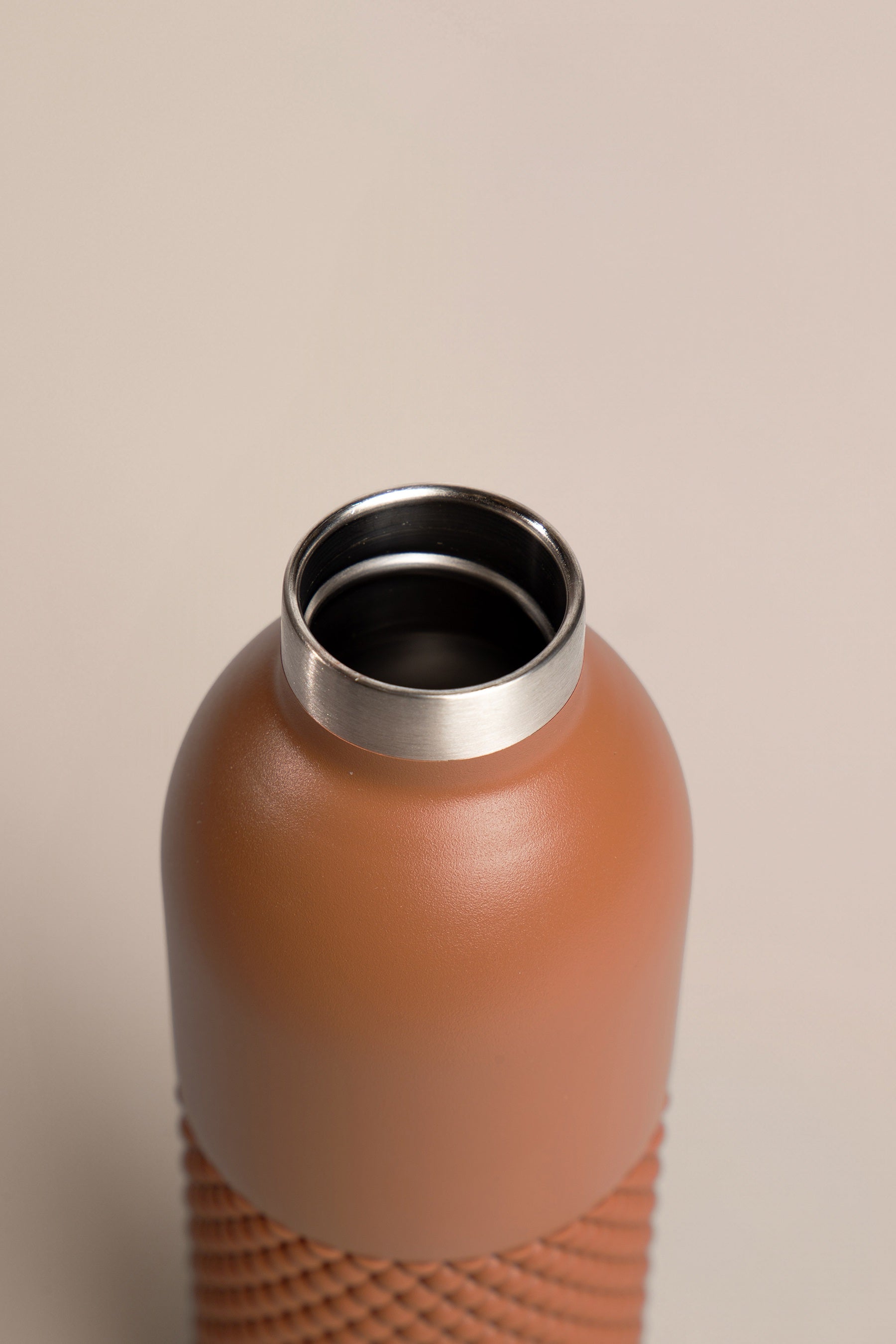 Thermo Neo Insulated Stainless Steel Water Bottle 18.25 oz - Leakproof & BPA-Free for Gym, Hiking & Outdoor Activities
