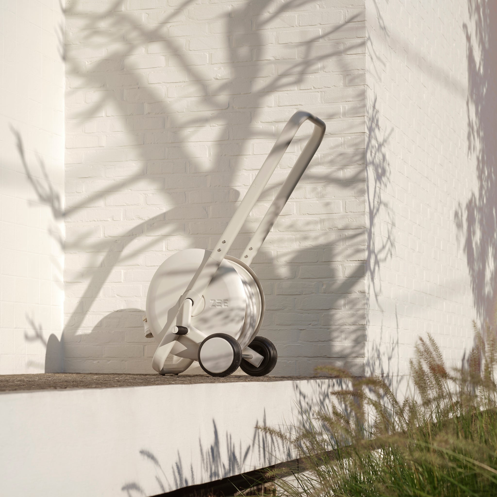 ZEE Tasman Hose Trolley 50m White - Heavy Duty Garden Water Hose Reel with Wheels for Easy Mobility - Perfect for Lawn Care, Gardening, and Outdoor Watering