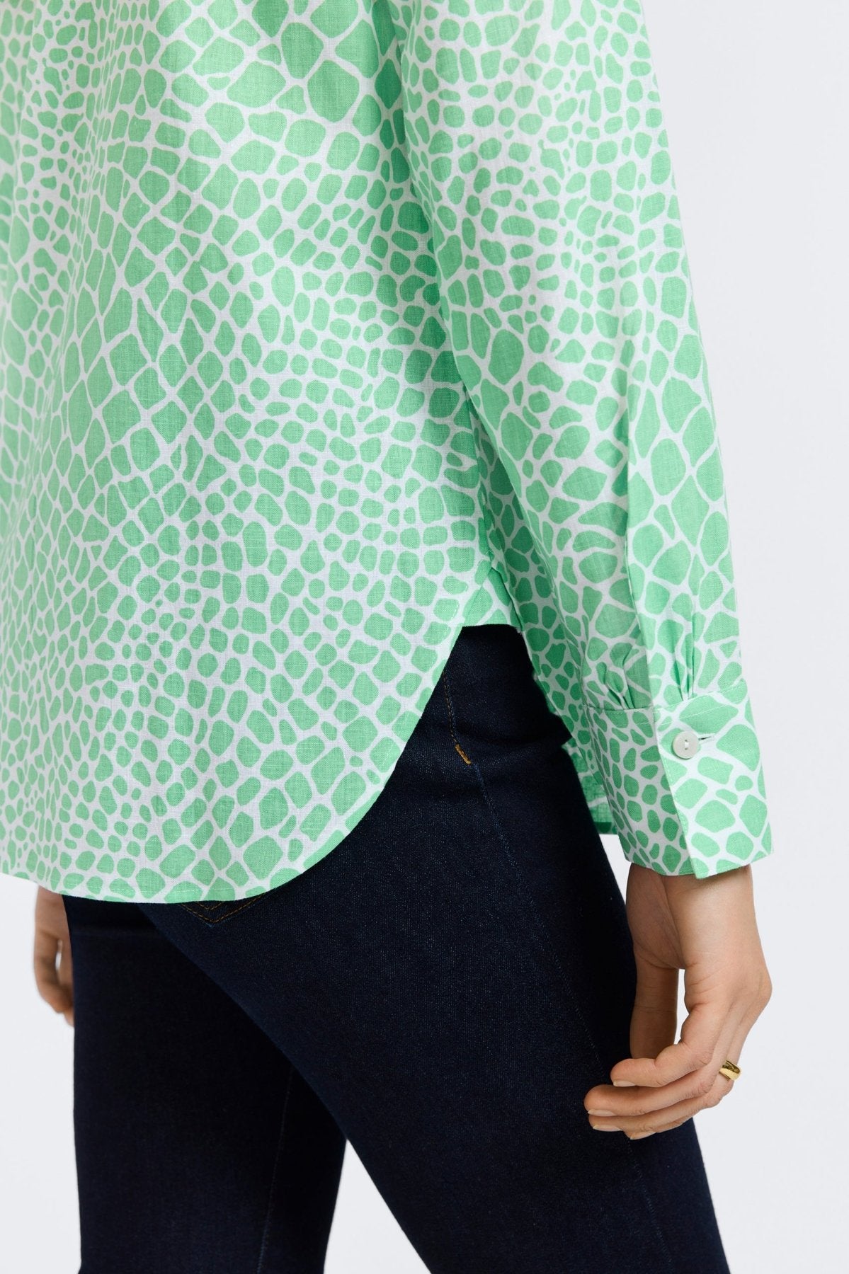 Meghan Linen Giraffe Print Long Sleeve Shirt for Women - Casual Boho Chic Top for Spring & Summer Outfits