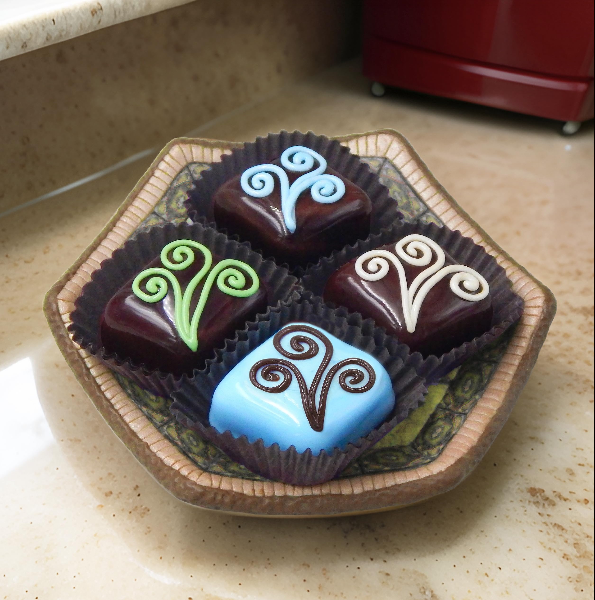 Chocolate Curls Treat - Berry Blue Flavor for Baking & Gifting