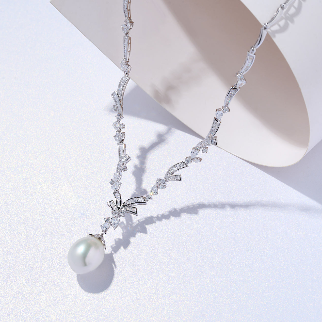 18K Solid Gold Australian White South Sea Pearl Necklace - Elegant Bridal Jewelry & Luxury Gift for Women (KN00274) | Perfect for Weddings, Anniversaries and Special Occasions