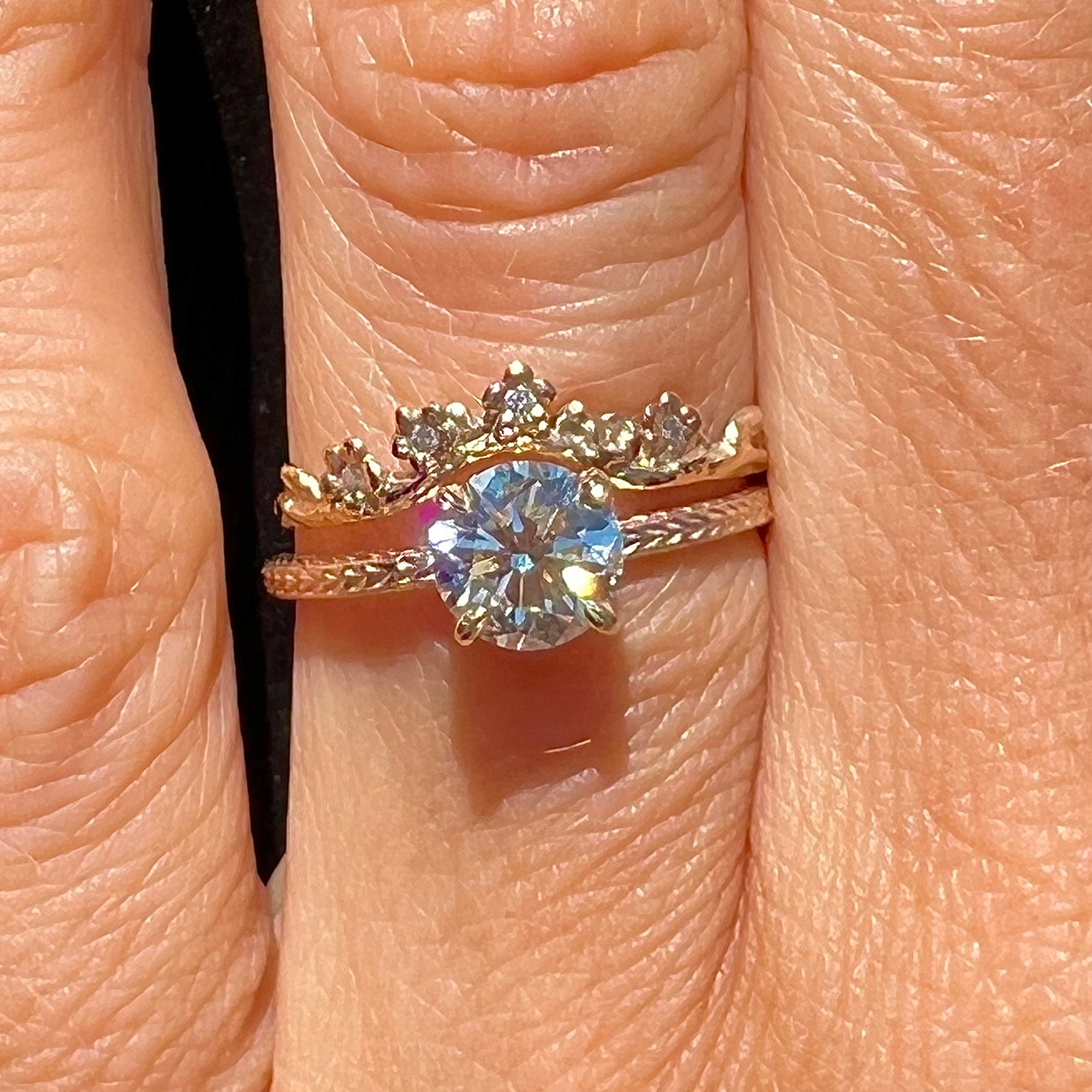 Exquisite Diamond Garland Contour Ring – Elegant Wedding Band, Anniversary Gift for Her – Perfect for Bridal Jewelry & Special Occasions