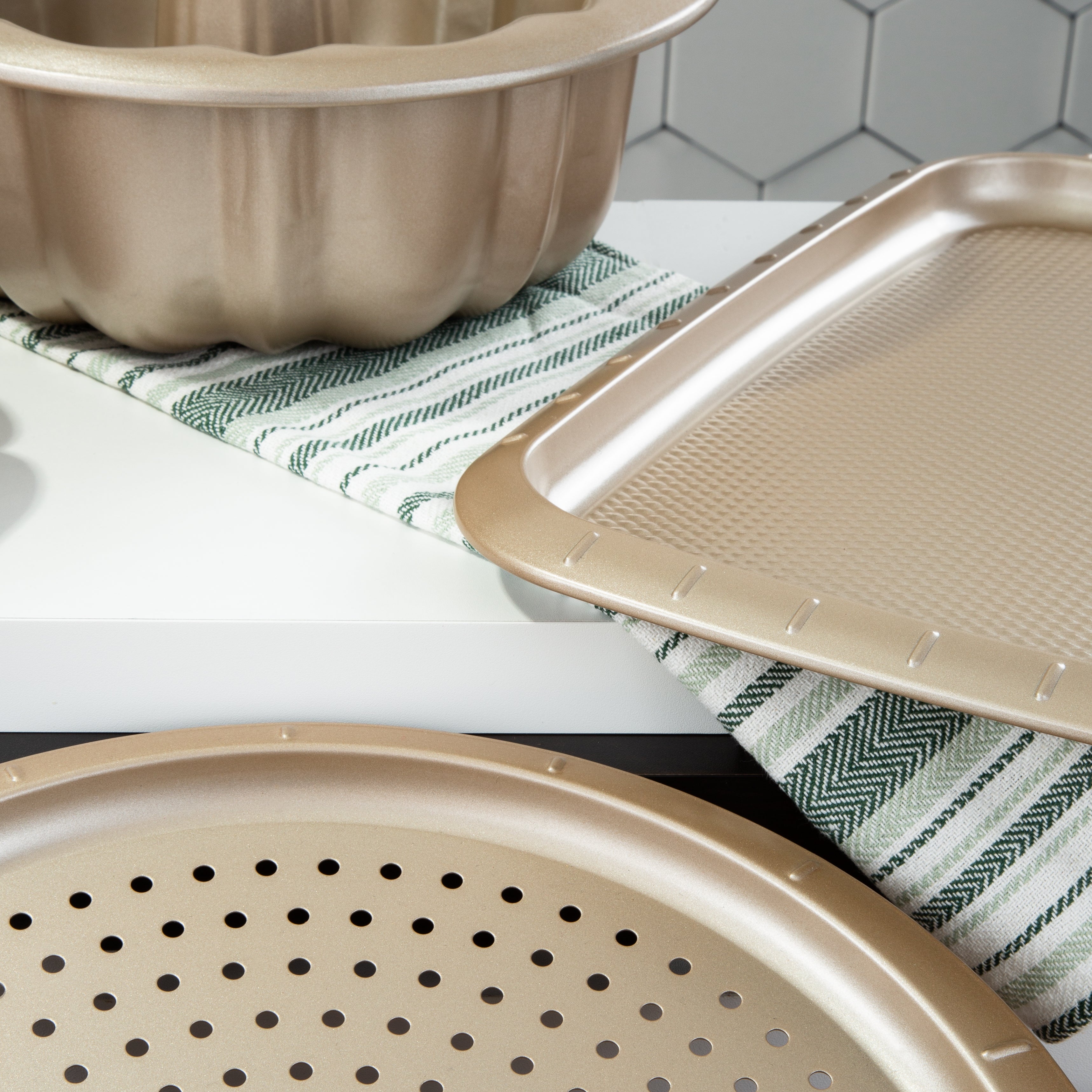 BergHOFF Balance 3-Piece Nonstick Carbon Steel Baking Set - Perfect for Cookies, Brownies & Specialty Desserts | Oven Safe Bakeware for Home Bakers