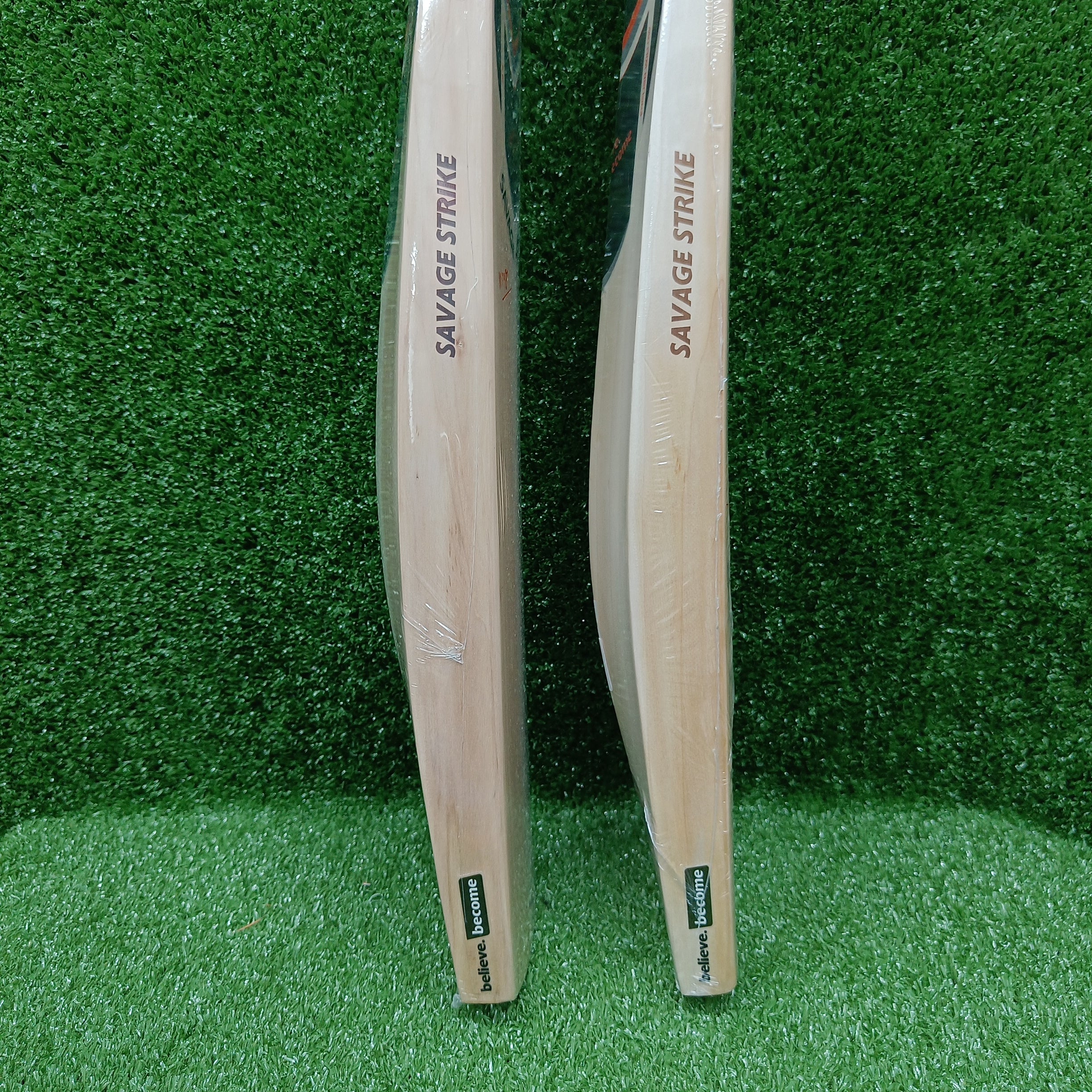 SG Savage Strike English Willow Cricket Bat - Premium Performance for Professional & Recreational Cricket Players - Perfect for Matches, Training & Backyard Practice