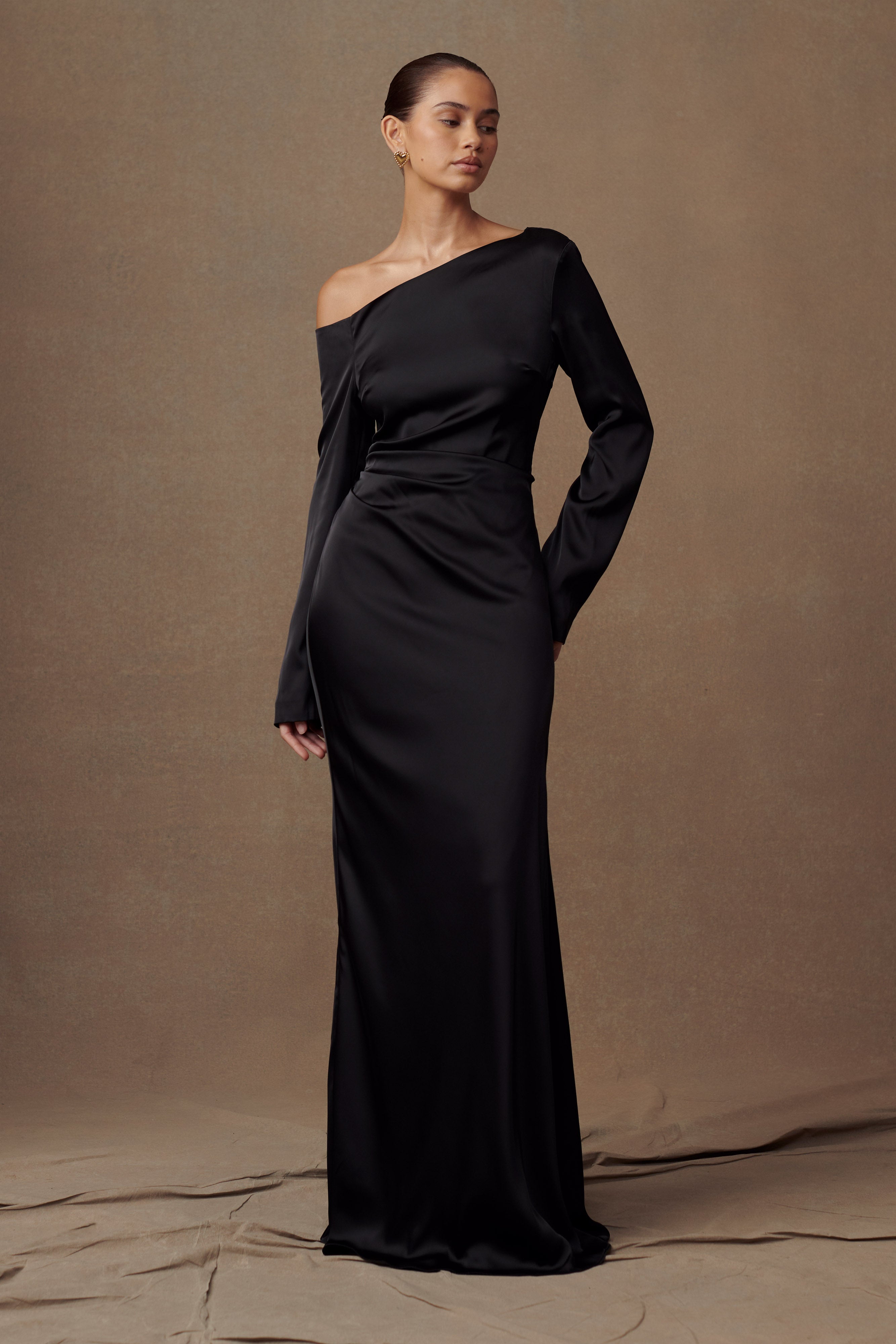 Avery Long Sleeve Maxi Dress for Women - Elegant Black Flowy Evening Gown - Perfect for Weddings, Parties & Special Occasions