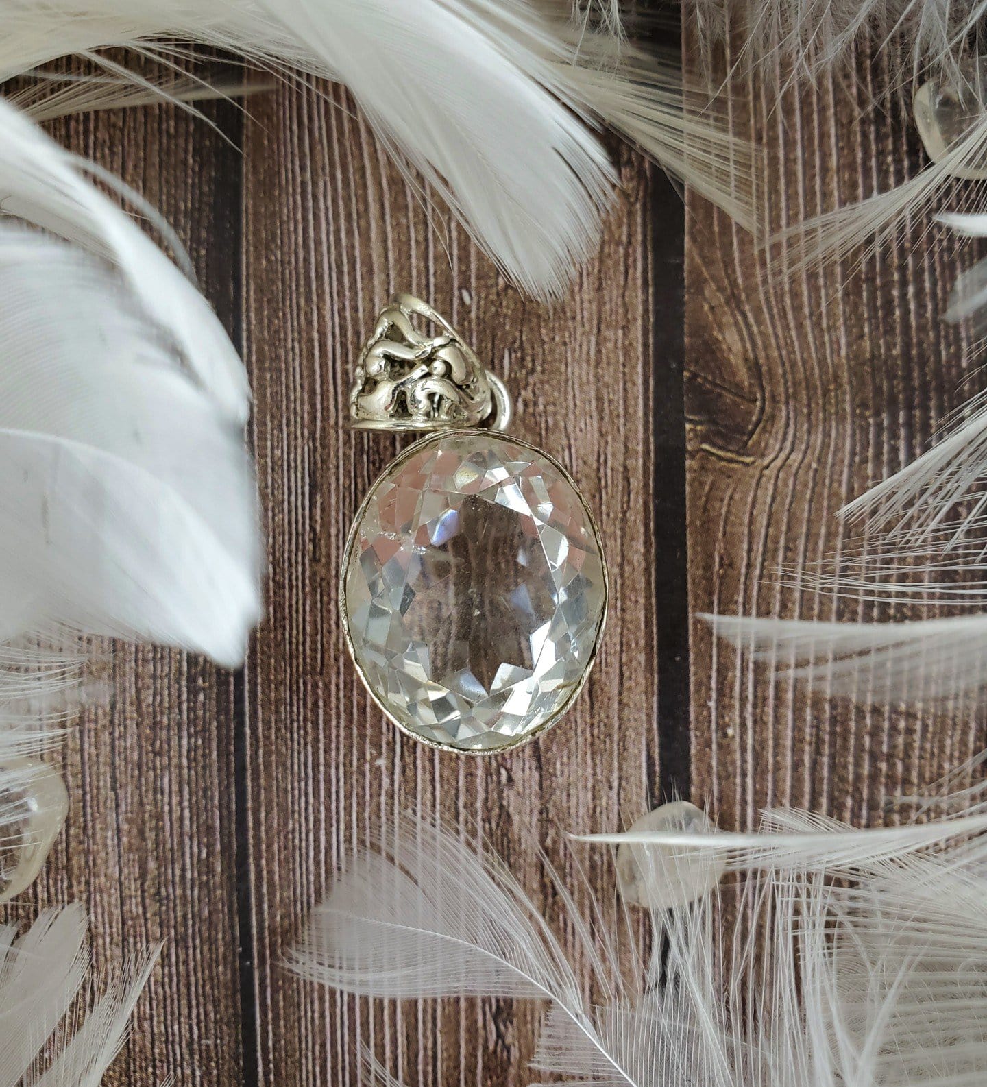 Natural Clear Quartz Crystal Pendant Necklace for Women - Healing Stone Jewelry for Meditation, Energy Cleansing & Spiritual Protection