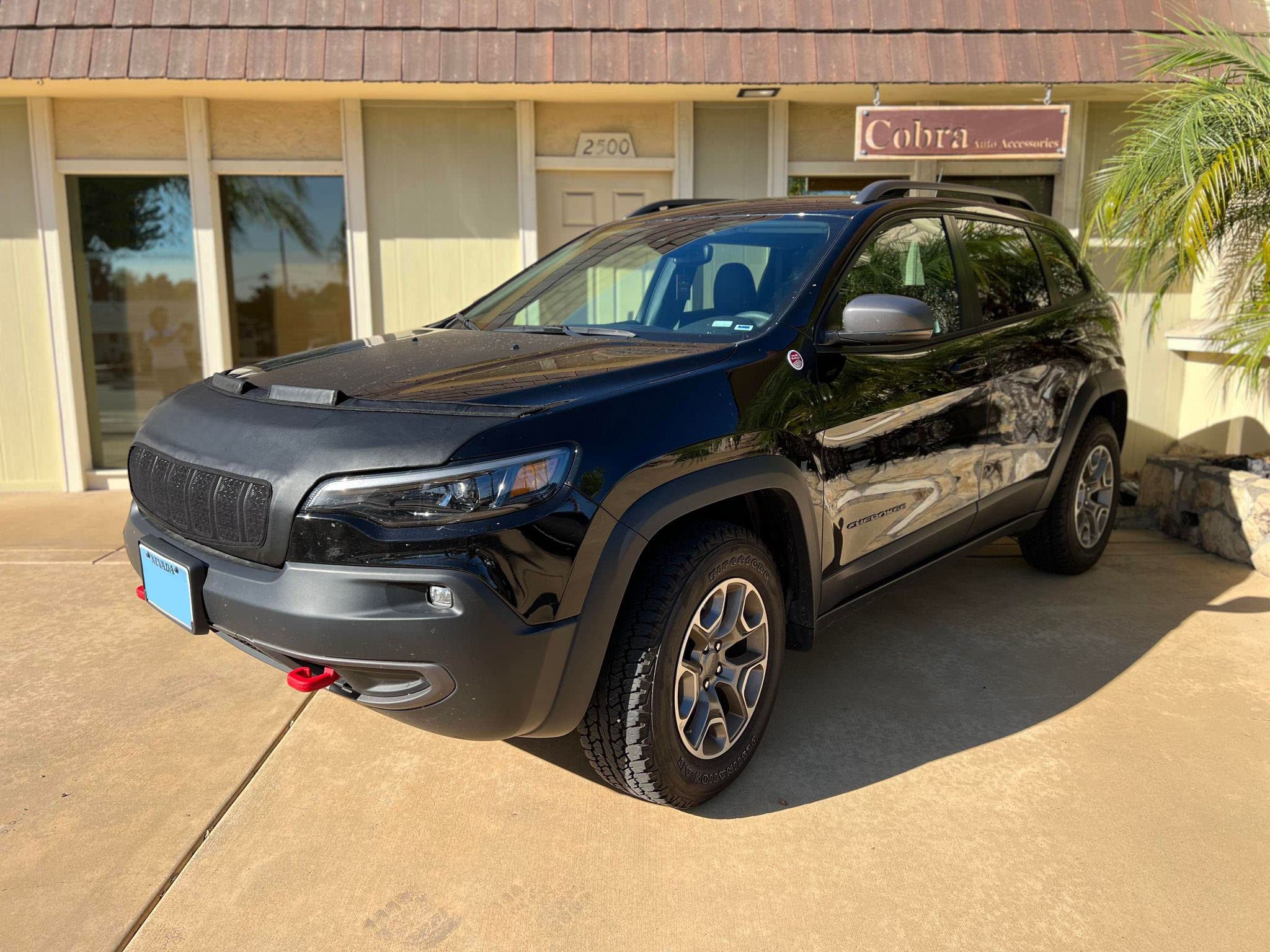 Jeep Cherokee Hood Bonnet Bra Cover (2019-2022) - Durable Car Protection for Off-Road Adventures & Daily Driving