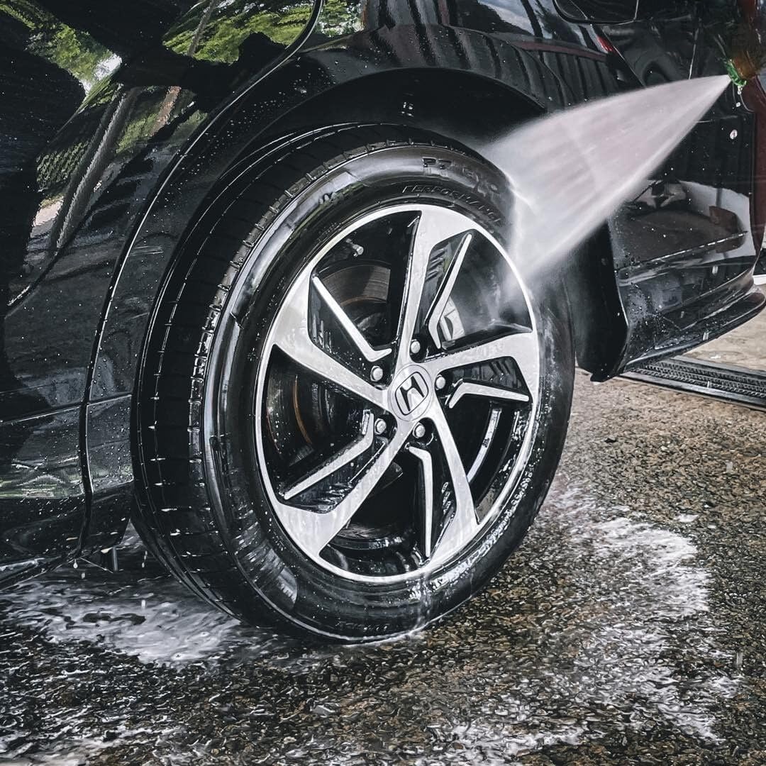 CARPRO ReTyre All-in-One Tire & Rubber Cleaner - 1L (34oz) Wheel & Tire Detailing Spray for Cars, Trucks & Motorcycles - Restores Shine & Removes Brake Dust - Perfect for Auto Detailing & Car Wash