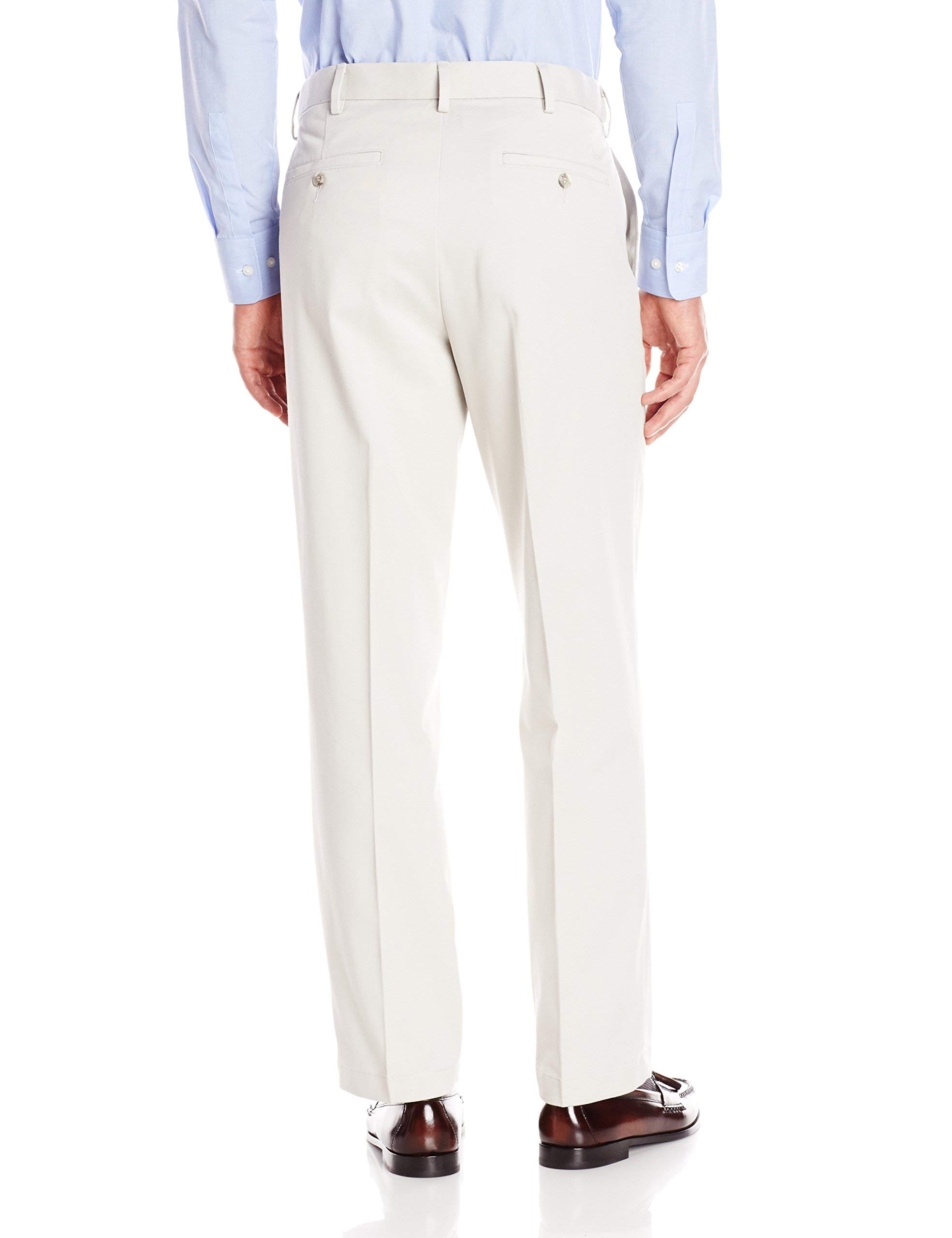Dockers Men's Relaxed Fit Comfort Khaki Pants - Casual Office Wear & Travel Pants for Men with Stretch Fabric