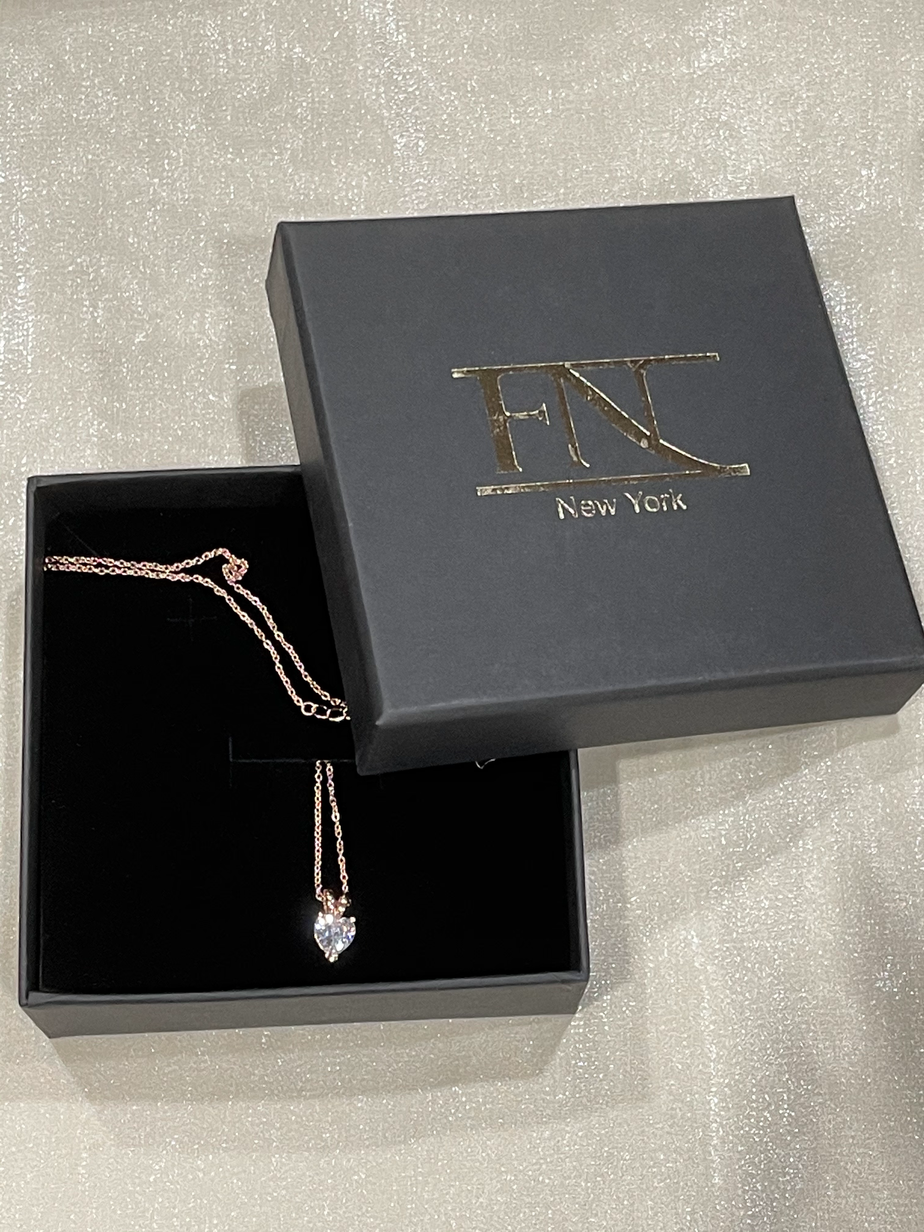 Heart-Shaped Zirconium Pendant Necklace for Women - Elegant Jewelry Gift for Valentine's Day, Anniversary & Special Occasions