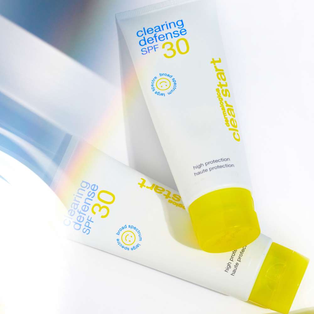 Clearing Defense SPF30 Sunscreen - Broad Spectrum UVA/UVB Protection, Lightweight & Non-Greasy for Daily Use | Perfect for Outdoor Activities, Beach & Sports