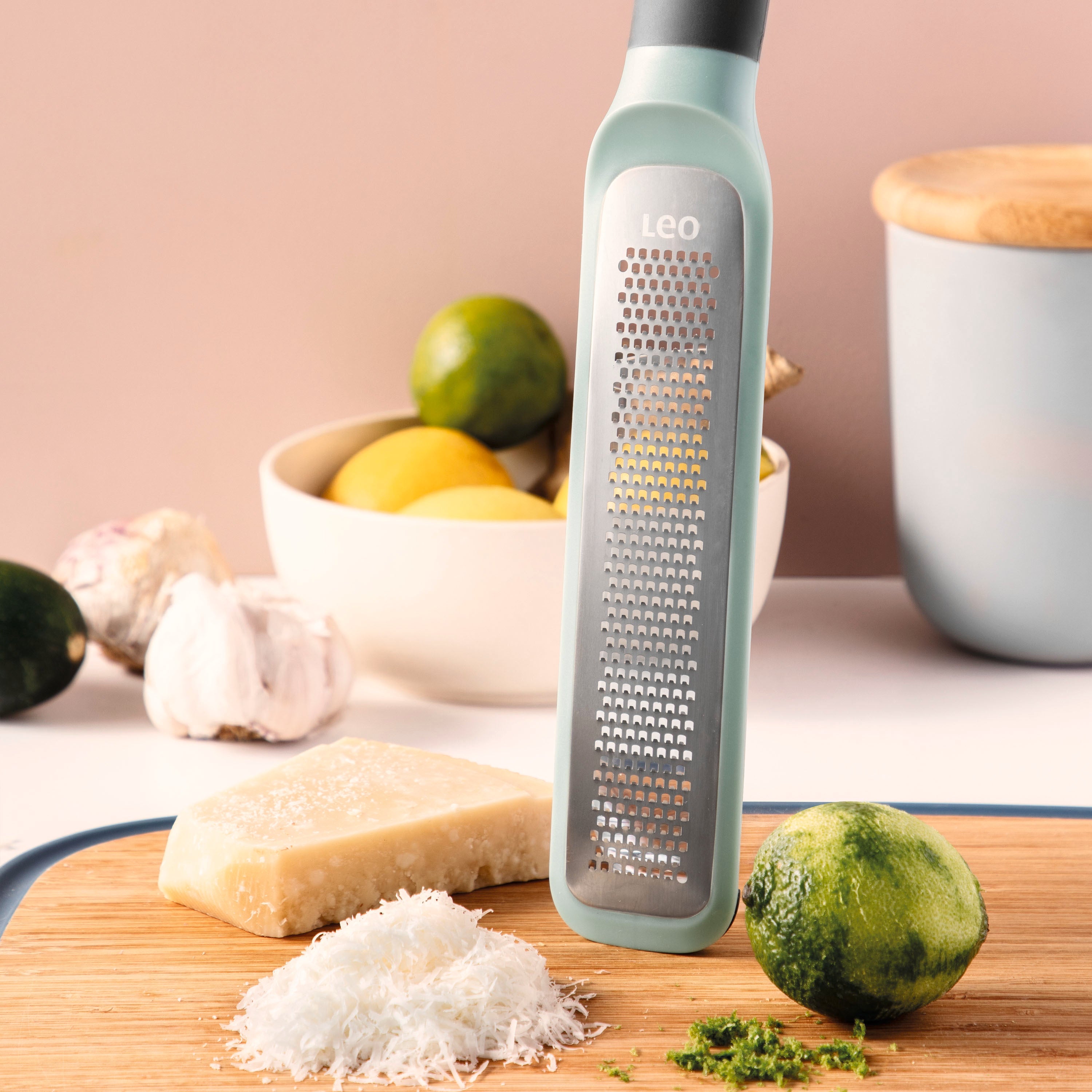 BergHOFF Leo Zester and Rasp Grater - Stainless Steel Microplane with Ergonomic Handle for Citrus, Cheese, Ginger & Chocolate - Perfect for Baking, Cooking & Garnishing (Mint Green)