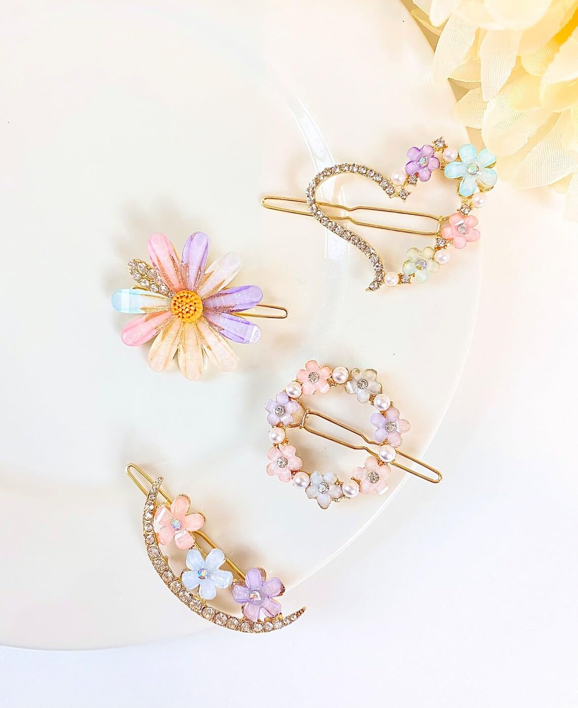 4Pcs Stylish Geometric Hair Clips for Women - Fashionable Hair Accessories for Girls, Decorative Hair Pins for Parties, Weddings & Everyday Wear