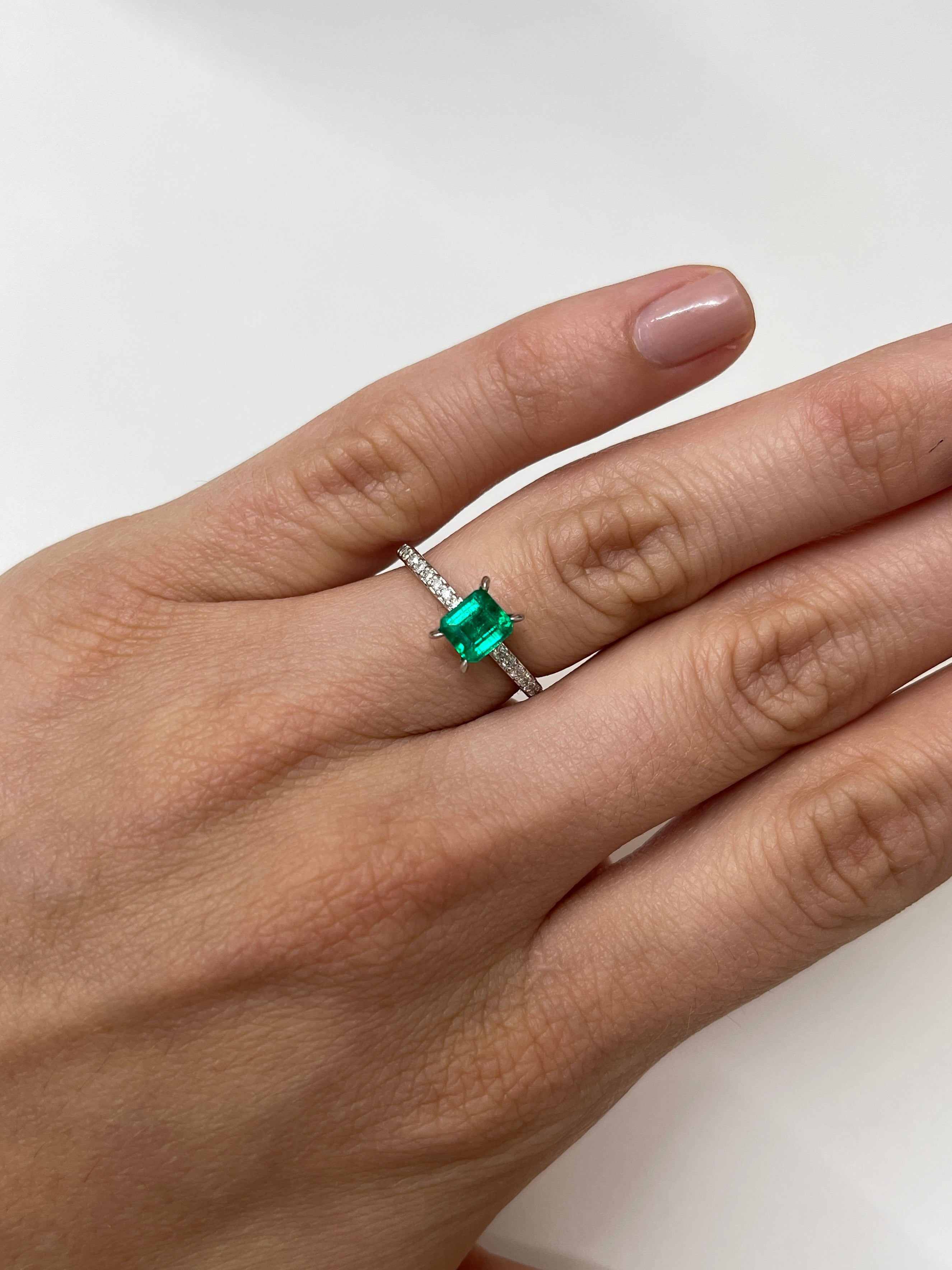 0.90 Carat AAA+ Colombian Loose Emerald - 5.8x5.4mm Asscher Cut Fine Gemstone for Jewelry Making & Engagement Rings