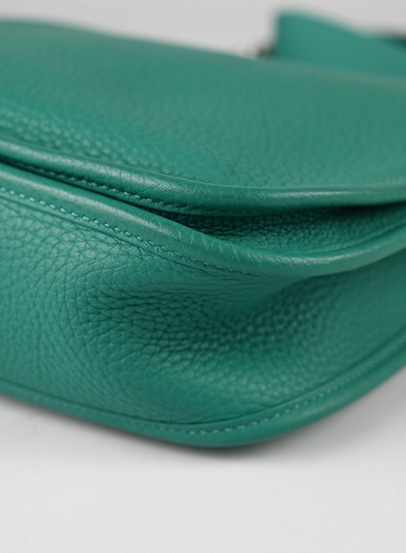 Hermès Evelyne 29 Leather Handbag in Green | Luxury Crossbody Bag for Women | Perfect for Work, Travel & Everyday Use