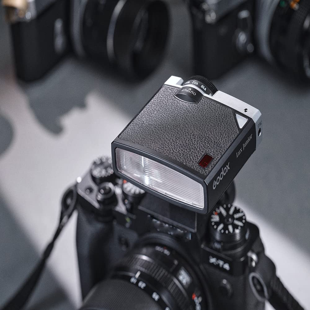 GODOX Lux Junior Retro Camera Flash - Auto/Manual Mode, GN12, 6000K Color Temperature - Compatible with Canon, Nikon, Sony, Fuji, Olympus (Hot-Shoe Mount) - Perfect for Portrait, Wedding & Event Photography