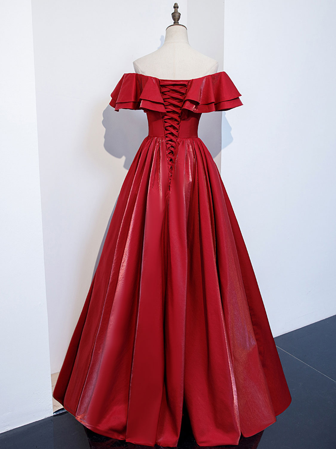 Elegant Burgundy A-Line Satin Long Prom Dress for Bridesmaids - Perfect for Weddings, Formal Events & Evening Parties