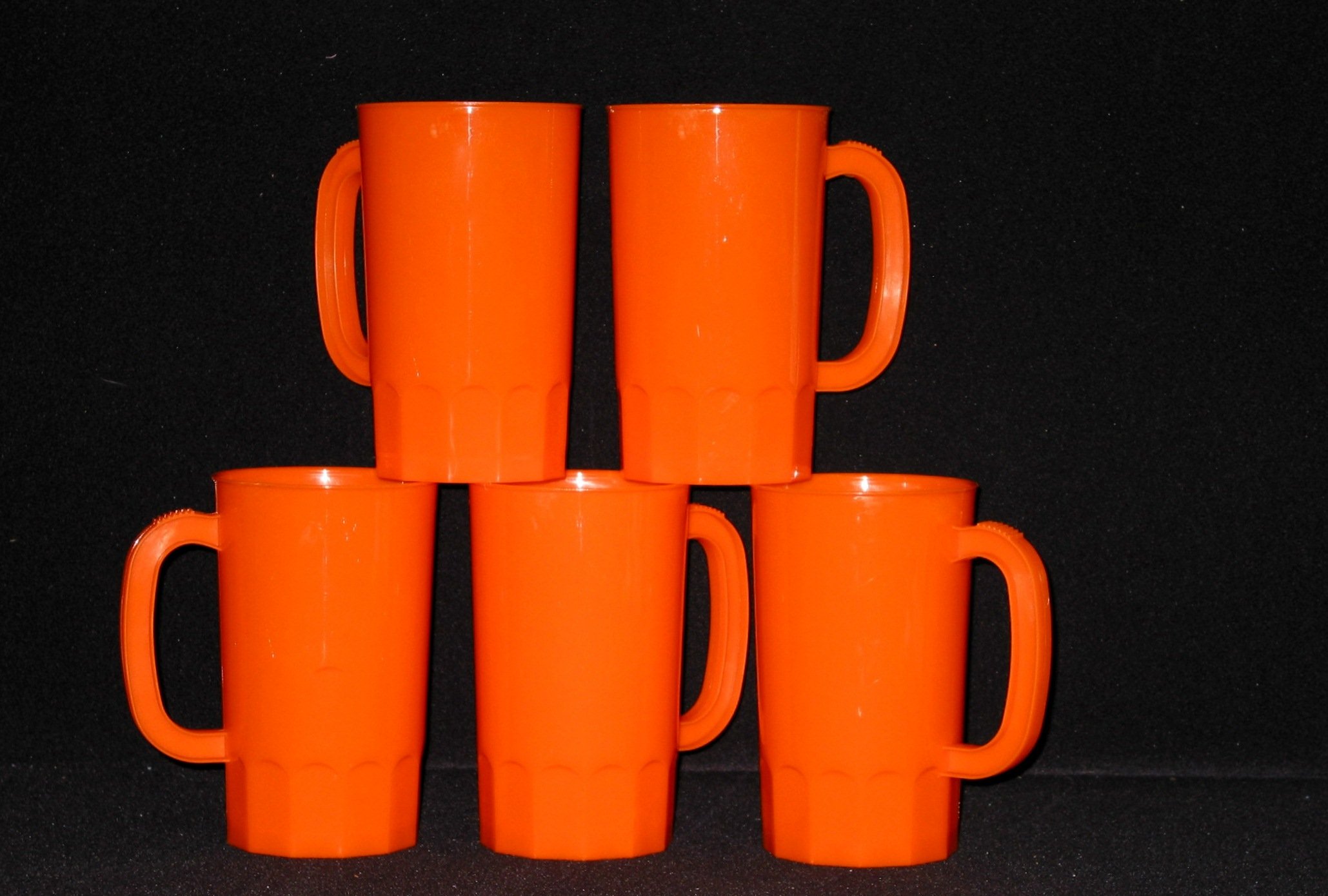 8-Pack 32oz Orange Plastic Beer Mugs - Durable Party Cups for Outdoor BBQs, Tailgating & Bar Gatherings - BPA-Free Drinking Glasses for Beer, Cocktails & Beverages