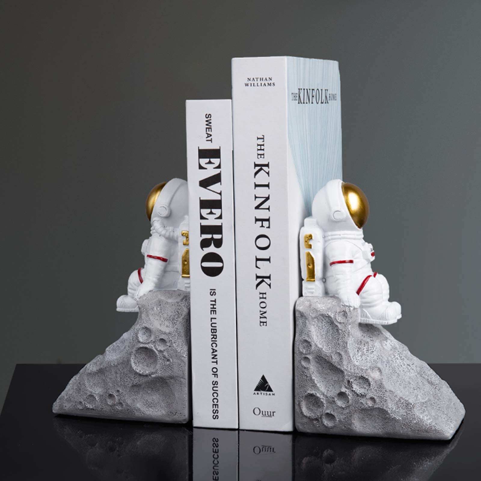 Premium Astronaut Bookends for Heavy Books - Sturdy Metal Book Supports for Office, Home & School - Decorative Space-Themed Book Stoppers (1 Pair) - Perfect for Sci-Fi Lovers & Space-Themed Room Decor