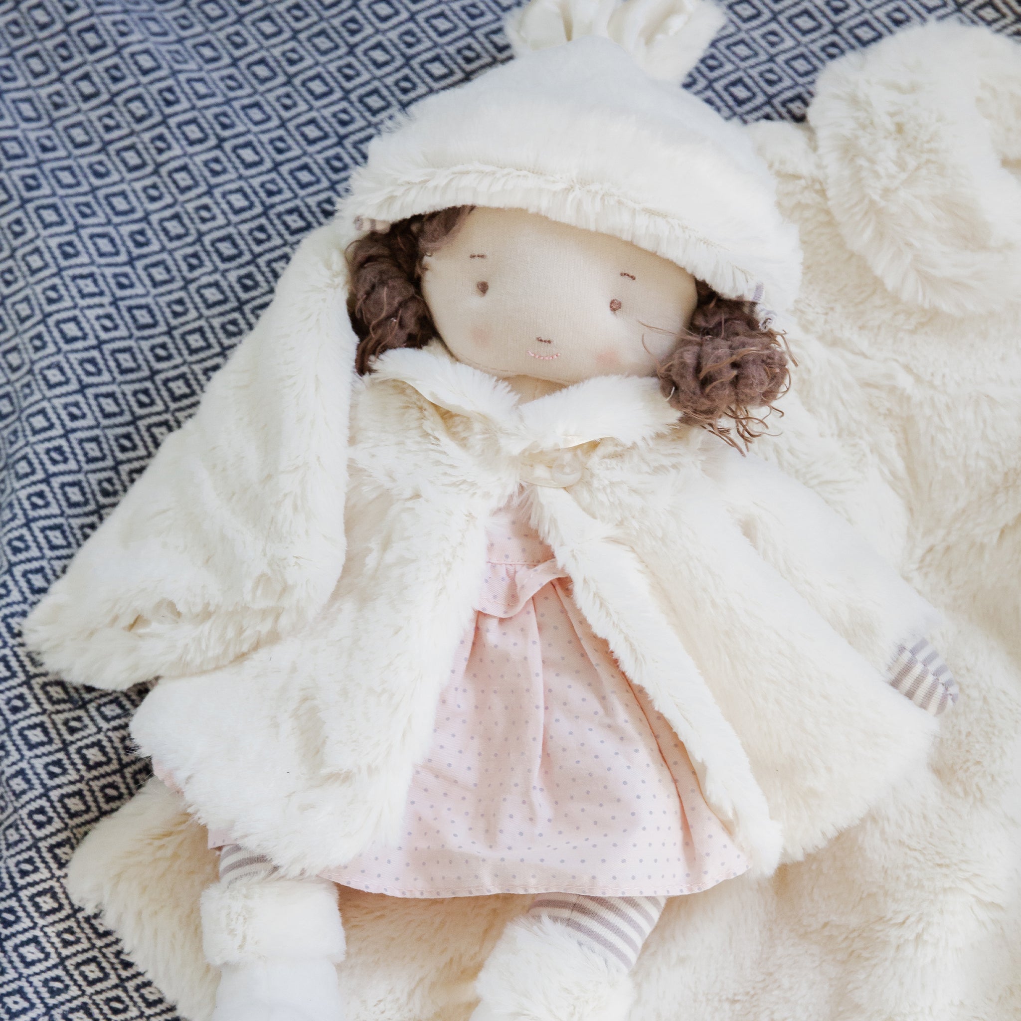 Glad Dreams Elsie Doll - Soft Plush Baby Doll for Kids, Perfect for Cuddling, Gift for Girls & Toddlers | Ideal for Playtime, Nursery Decor & Birthday Presents