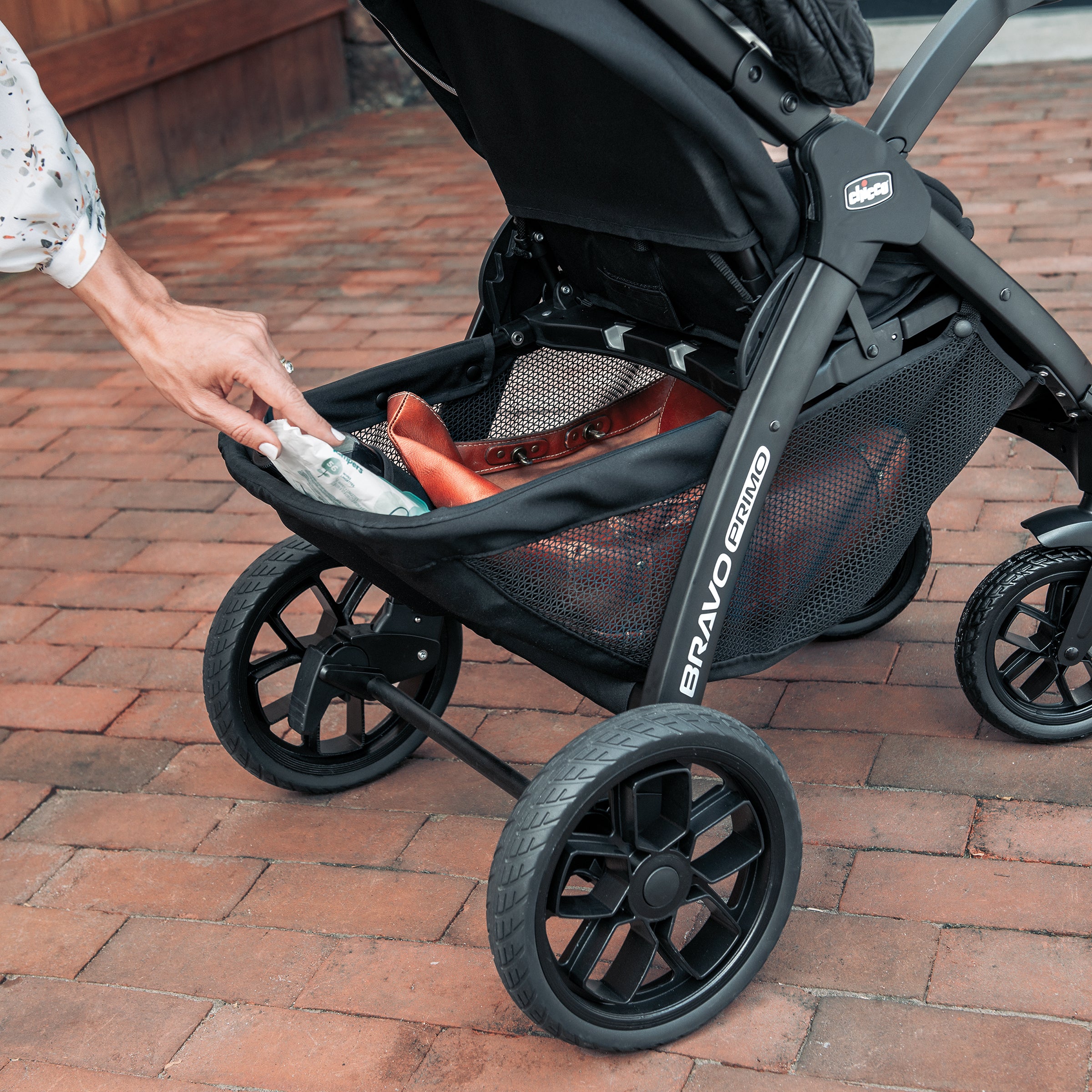 Chicco Bravo Primo Trio Travel System - Lightweight Stroller & Infant Car Seat Combo for Newborns to Toddlers | Perfect for Air Travel, Shopping & Daily Outings