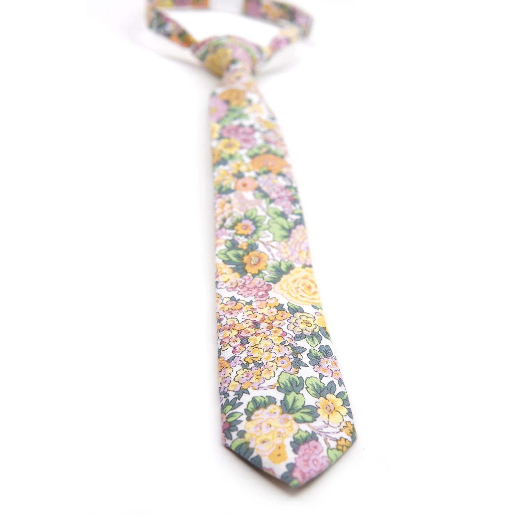 Stylish Boys' Necktie - Classic Bloom Pattern for Formal Events & School Occasions