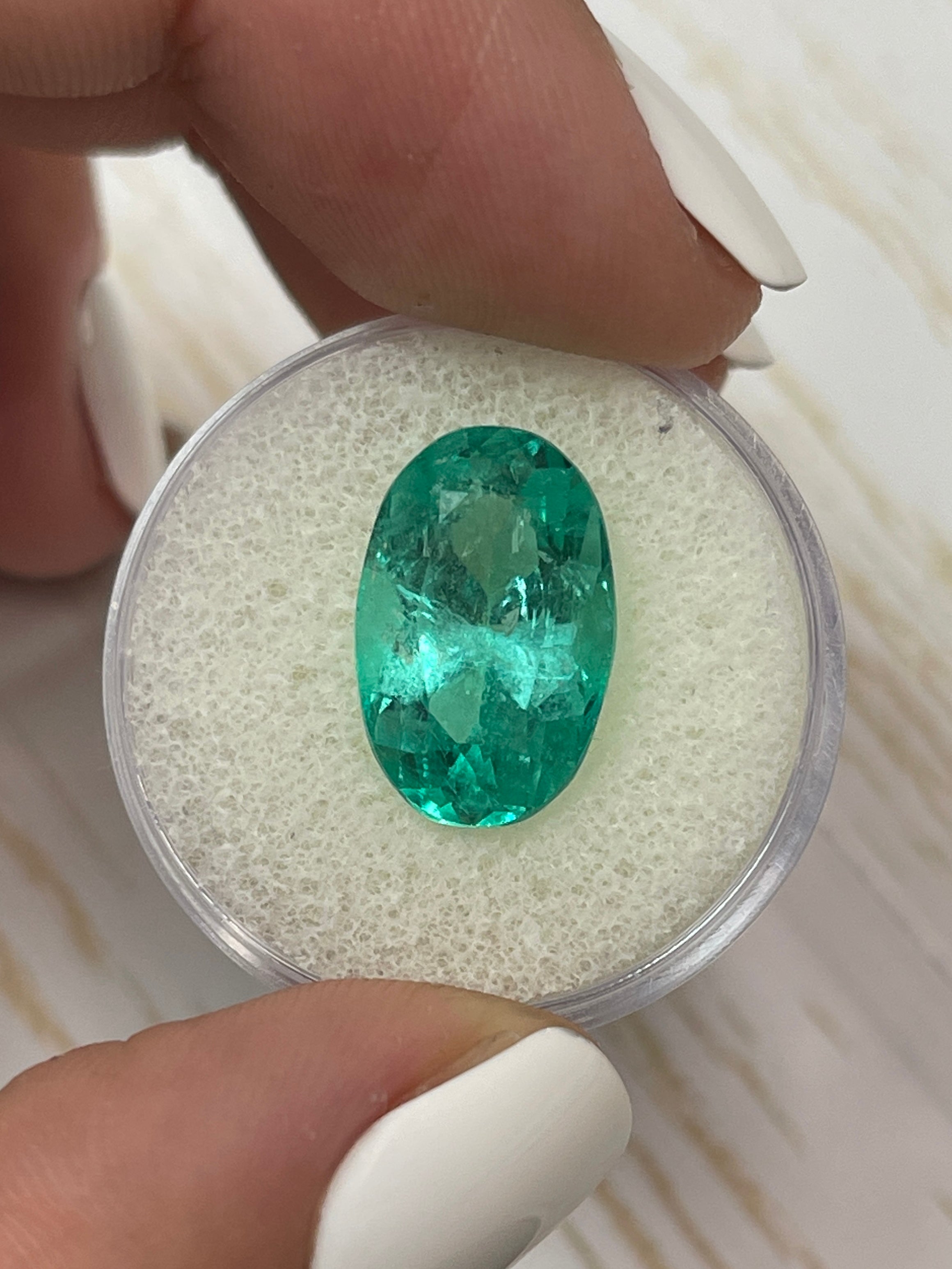 7.55 Carat 16x10mm Bluish Green Natural Colombian Emerald Oval Cut Loose Gemstone for Jewelry Making, Engagement Rings & Luxury Gifts