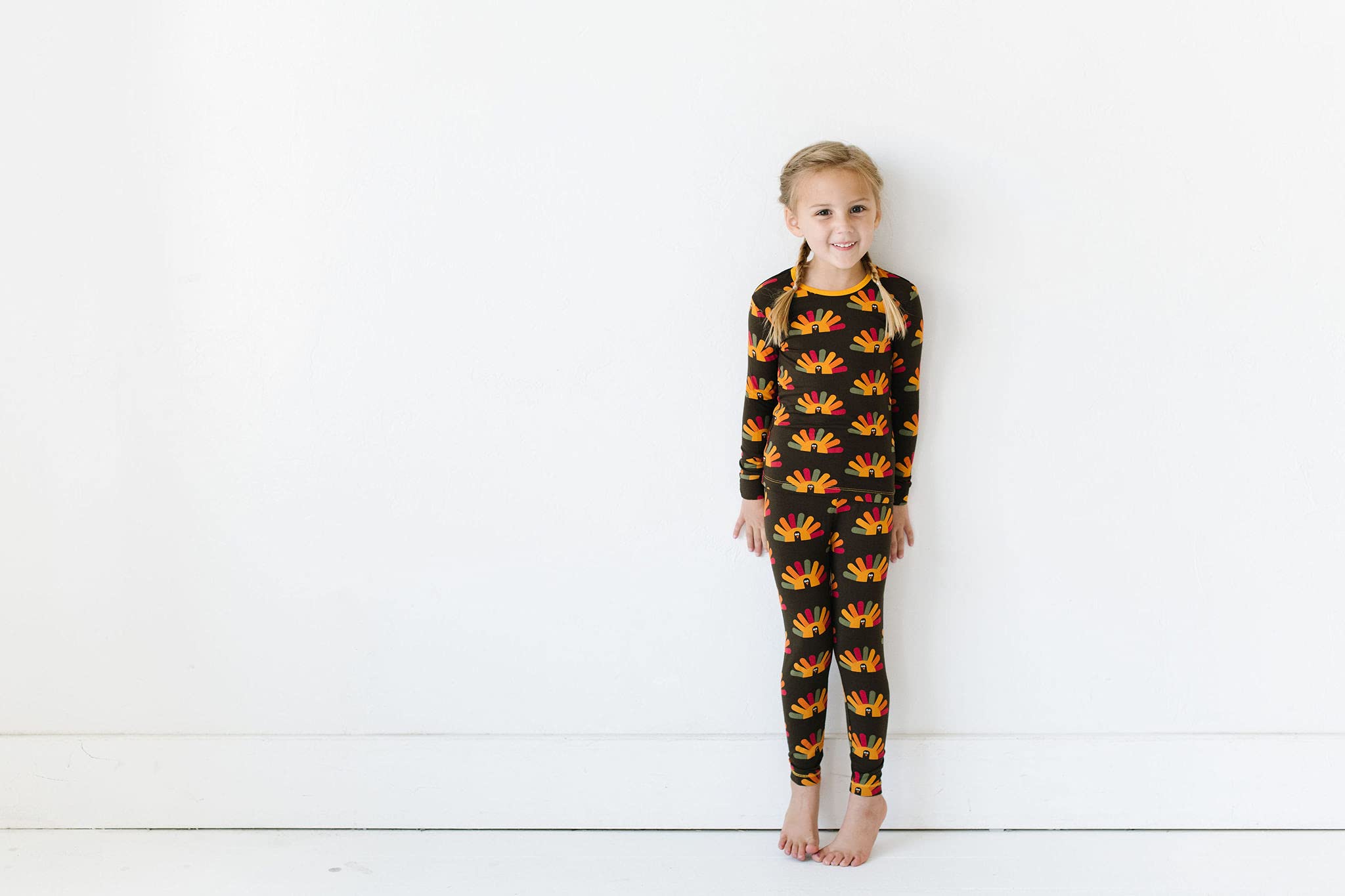 KicKee Thanksgiving Fall Pajama Set - Cozy Long Sleeve & Pants Snug Fit Sleepwear for Women & Men | Perfect for Holiday Gatherings & Family Photos