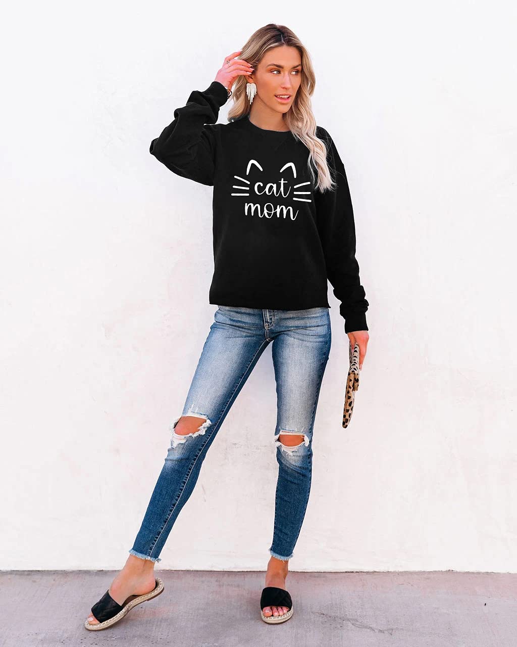 Cat Mom Sweatshirt for Women - Cute Cat Mama Long Sleeve Graphic T-Shirt Top | Perfect for Cat Lovers, Casual Wear & Mother's Day Gifts