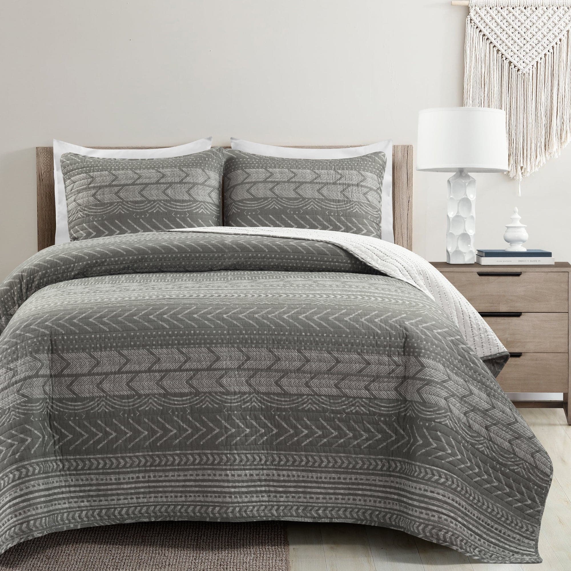 Hygge Geo Quilt 3 Piece Set - Soft Geometric Pattern Bedding for Cozy Bedroom Decor | Perfect for Master Bedroom, Guest Room & Dorm