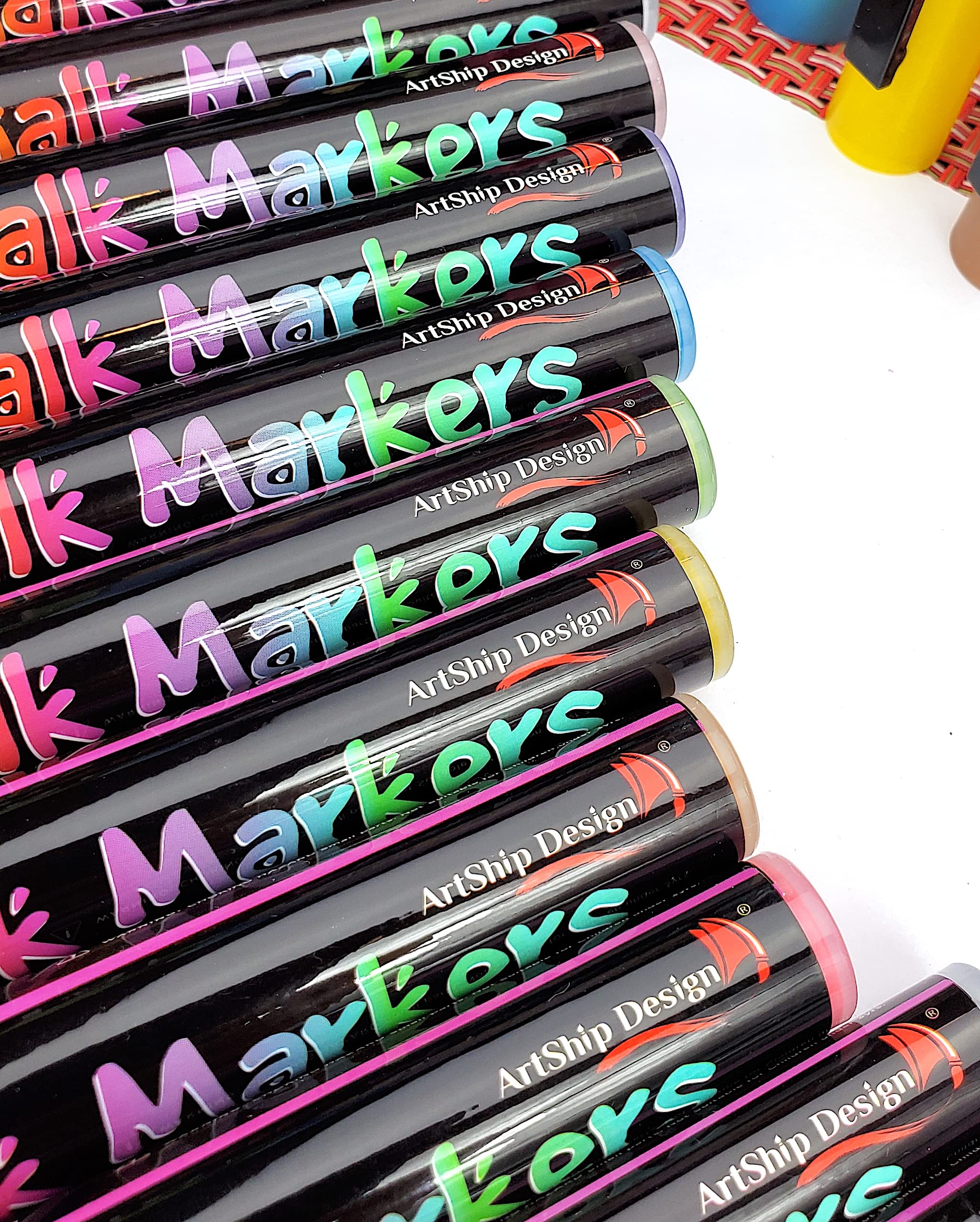 18 Metallic Chalk Markers - Dual Tip Liquid Chalk Pens Set (Fine & Medium Reversible) - Wet Erasable for Whiteboards, Glass, Windows, Mirrors - Perfect for Menu Boards, Classrooms, Restaurants & DIY Crafts