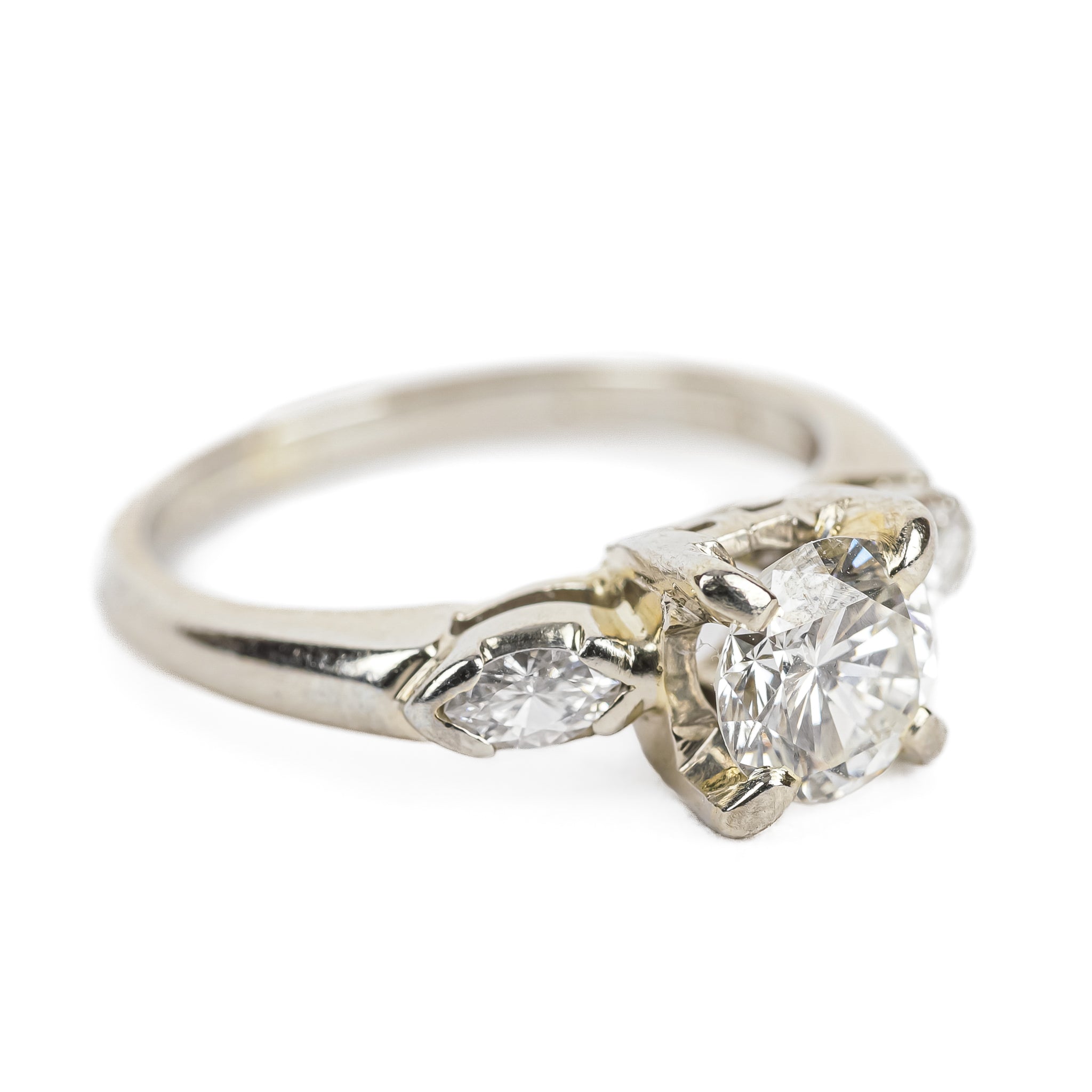 18K White Gold Diamond 3 Stone Engagement Ring for Women - Elegant Wedding Band, Anniversary Gift, Promise Ring - Perfect for Proposals, Bridal Jewelry & Special Occasions