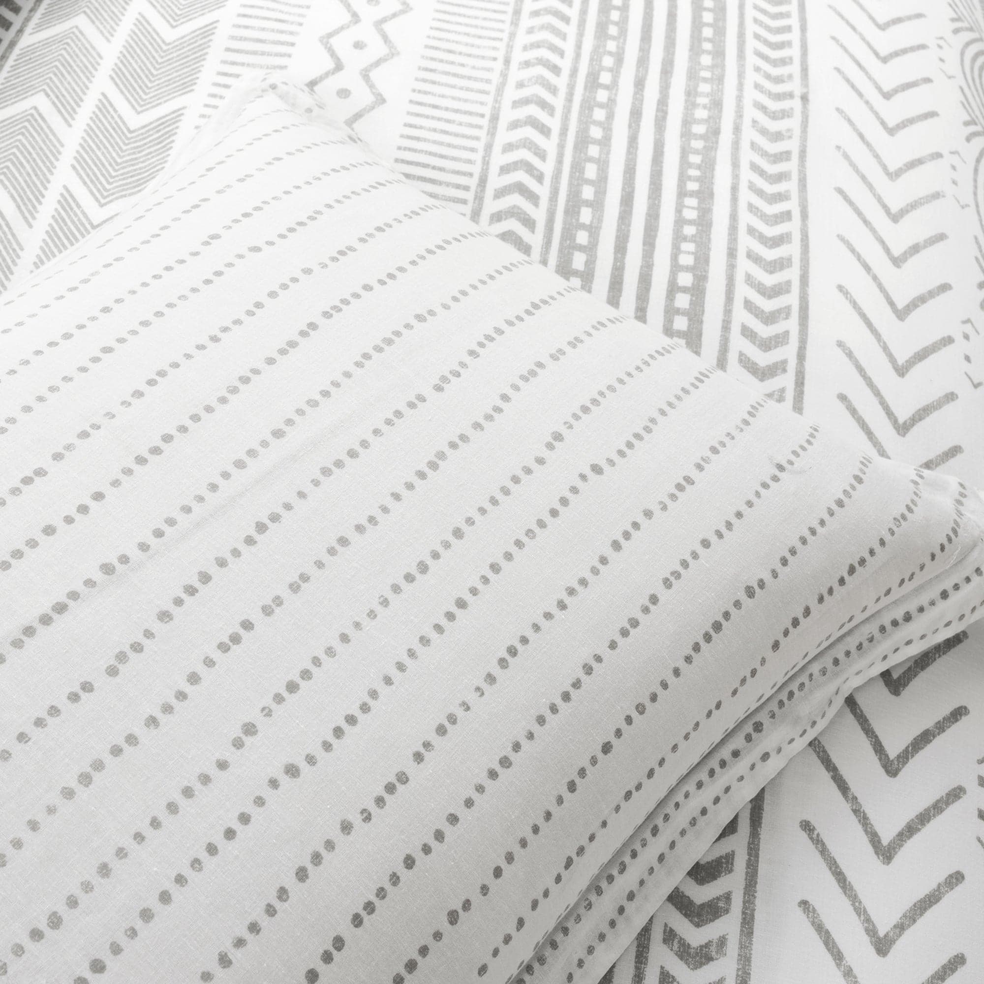 Hygge Geo Reversible Cotton Duvet Cover 3 Piece Set - Soft & Breathable Bedding Set for All Seasons - Perfect for Master Bedroom, Guest Room & Dorm Decor