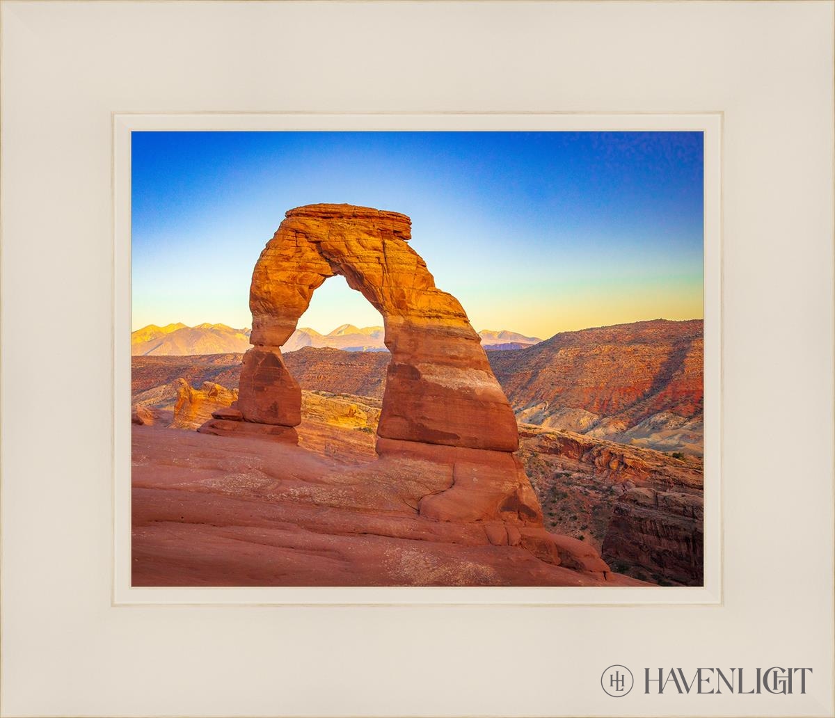 Delicate Arch Utah - Stunning Natural Sandstone Formation for Hiking & Photography | Perfect for Outdoor Adventures & Travel Souvenirs