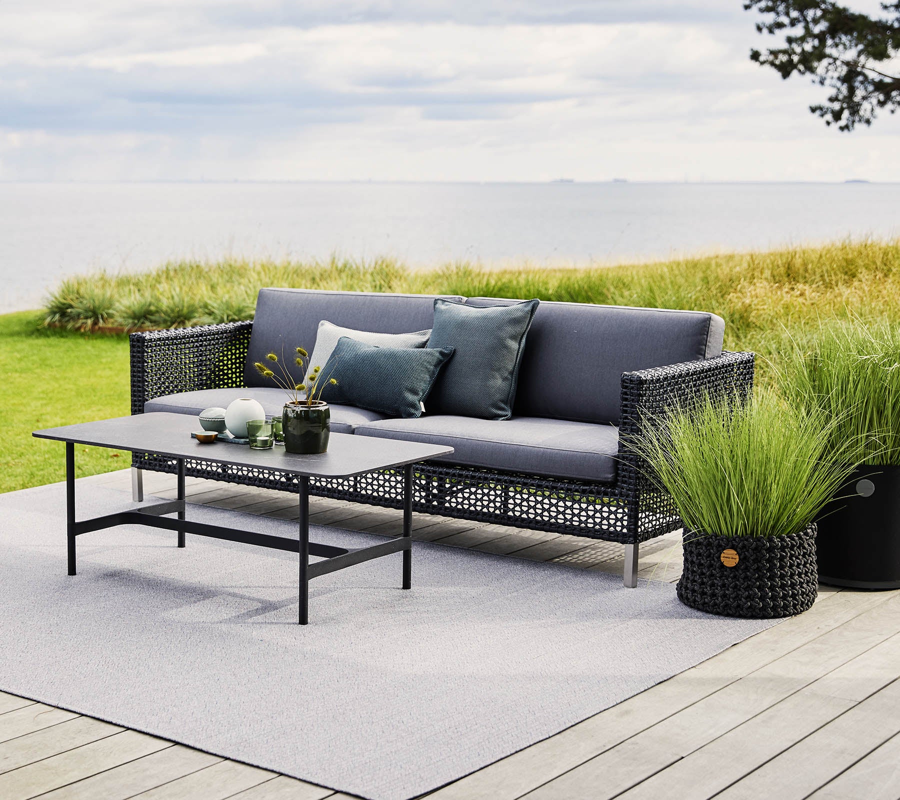 Modern Dot Rug 240x170 cm - Non-Slip Soft Area Rug for Living Room, Bedroom, and Nursery Decor