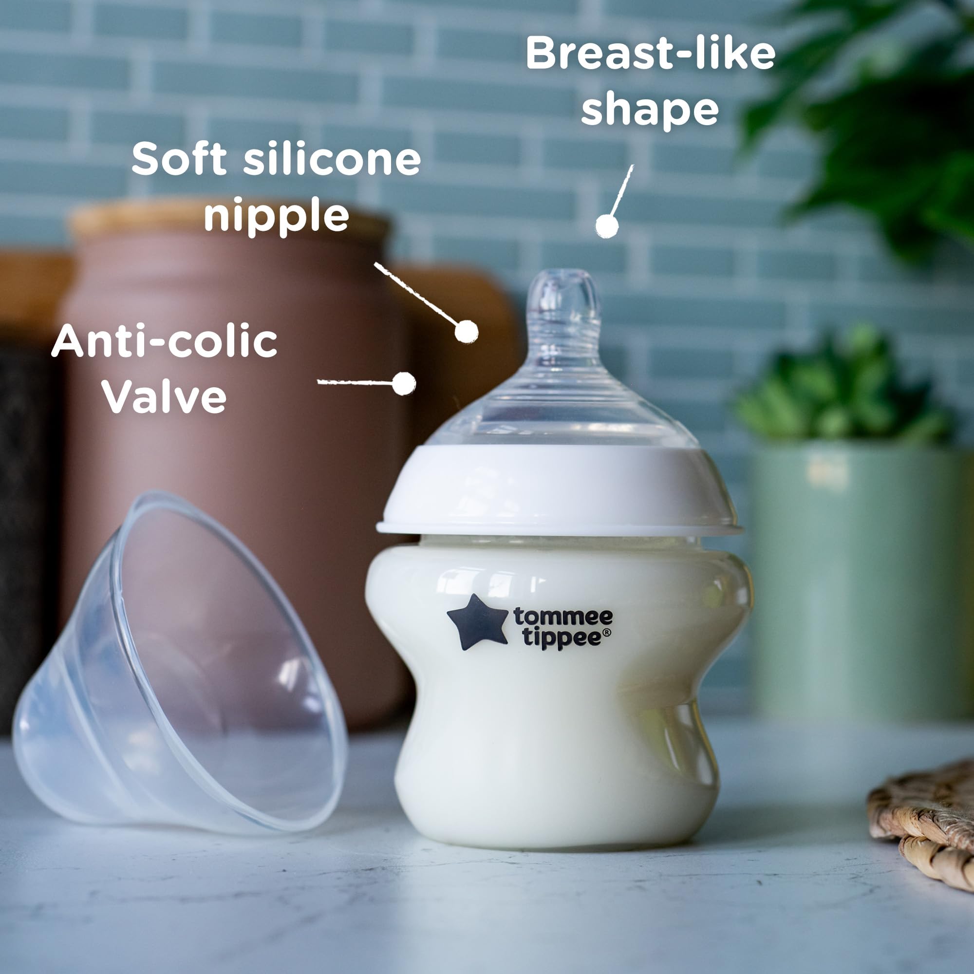 Tommee Tippee First Baby Bottle Gift Set - Anti-Colic Bottles with Breast-like Nipples & Travel Lids for Newborns | Perfect Baby Shower Gift & Travel Feeding Solution