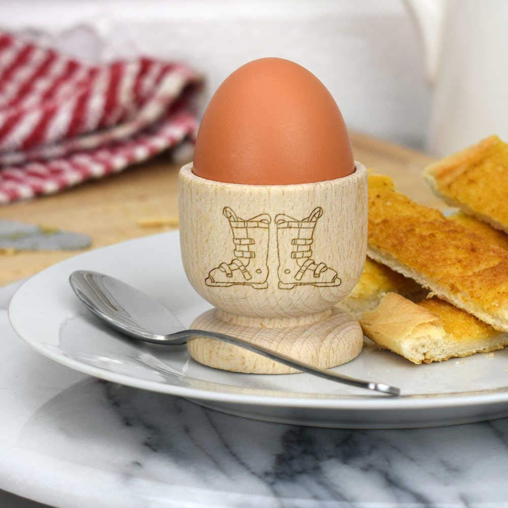 Azeeda Ski Boots Wooden Egg Cup Holder - Unique Kitchen Decor for Breakfast, Easter, and Holiday Table Setting (EC00014630) - Perfect for Coffee Shops, Restaurants, and Home Dining