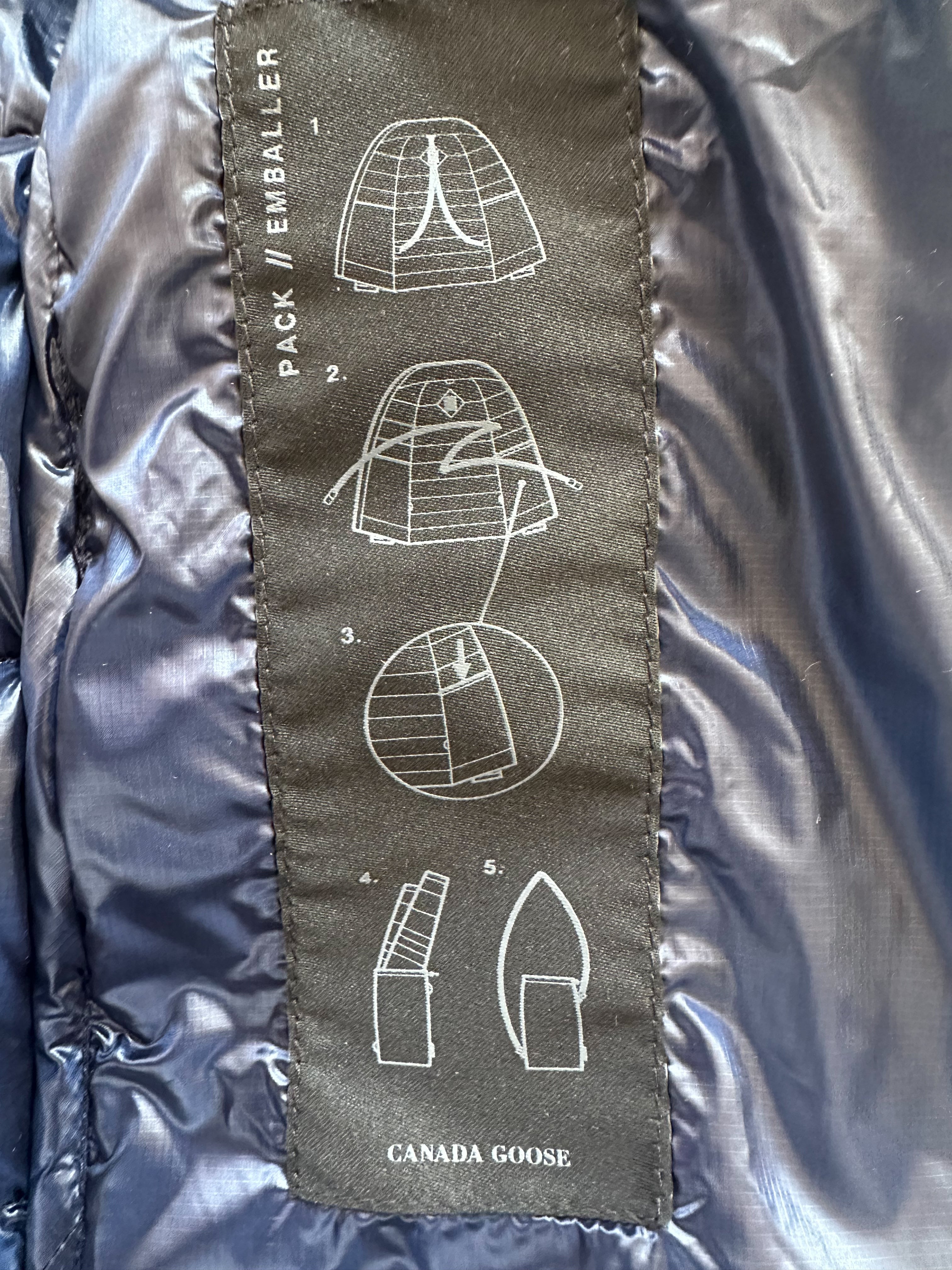 Canada Goose Navy Crofton Black Label Men's Winter Jacket - Waterproof Windproof Parka for Extreme Cold Weather - Perfect for Snowboarding, Skiing & Outdoor Adventures