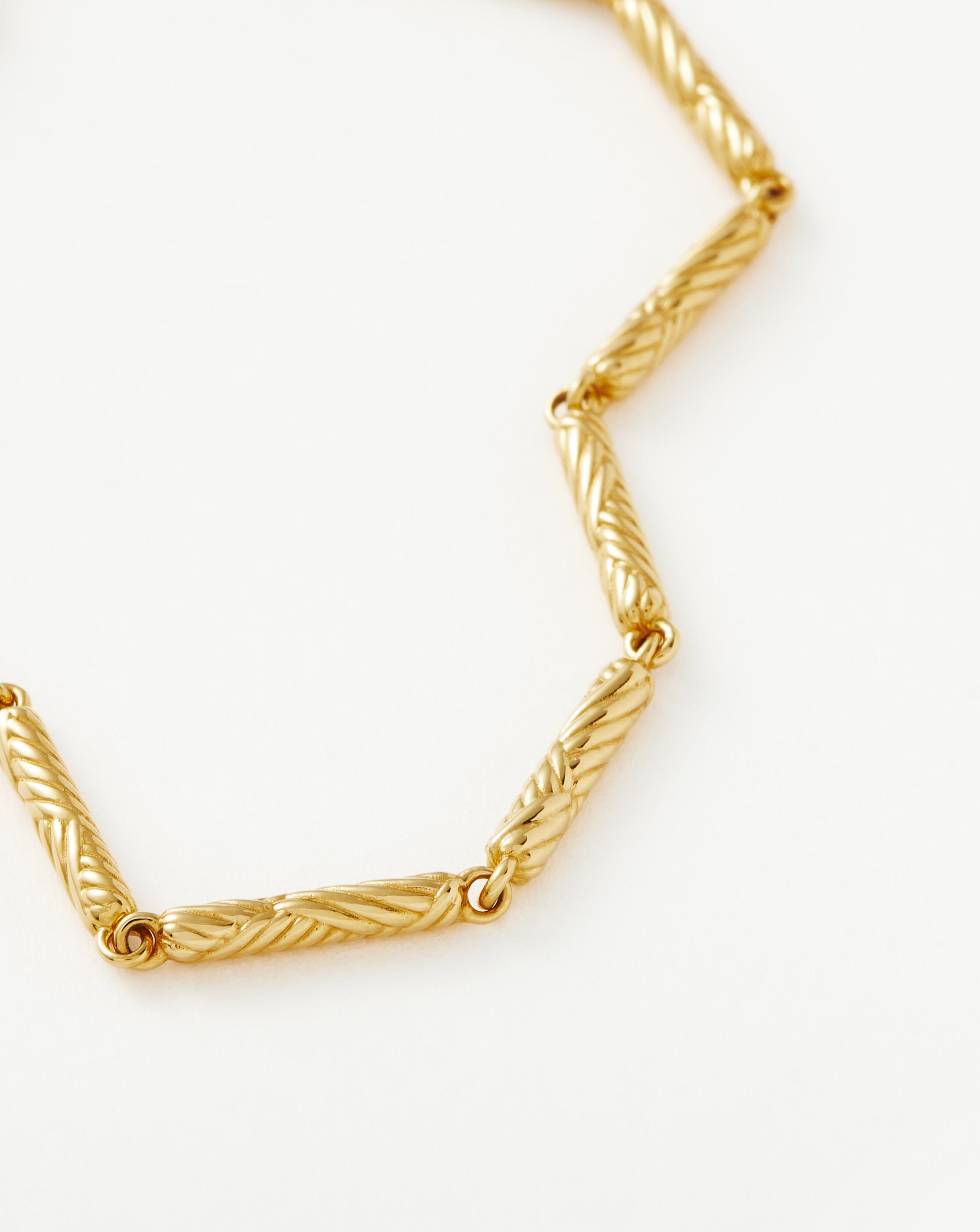 Wavy Ridge Chain Bracelet for Women - Trendy Gold & Silver Layered Bracelet for Everyday Wear | Perfect for Casual, Office & Party Outfits