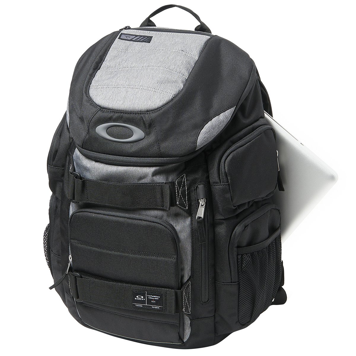 Oakley Men's Enduro 2.0 30L Tactical Backpack - Durable Water-Resistant Hiking & Travel Backpack for Outdoor Adventures, Gym & Work Commute - Blackout Color