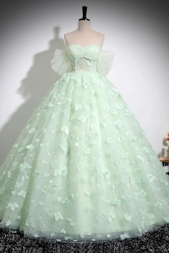 Elegant A-Line Green Tulle Off-The-Shoulder Ball Gown - Formal Party Dress for Women (Style J4283) | Perfect for Birthday Celebrations, Prom, Evening Galas & Special Occasions
