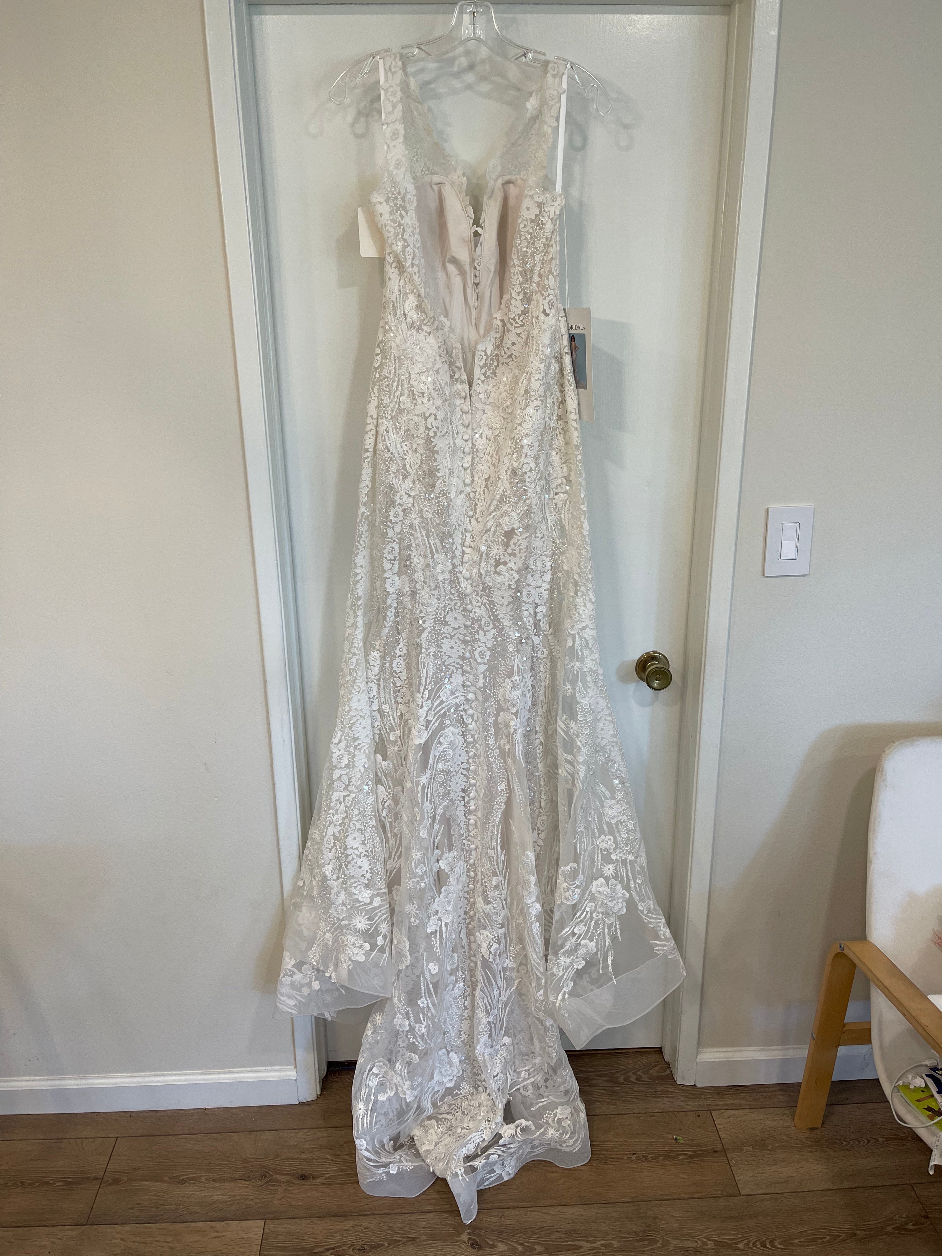 Allure Bridals 9618 Elegant Lace Wedding Gown with Beaded Details - Perfect for Church Ceremonies & Formal Receptions