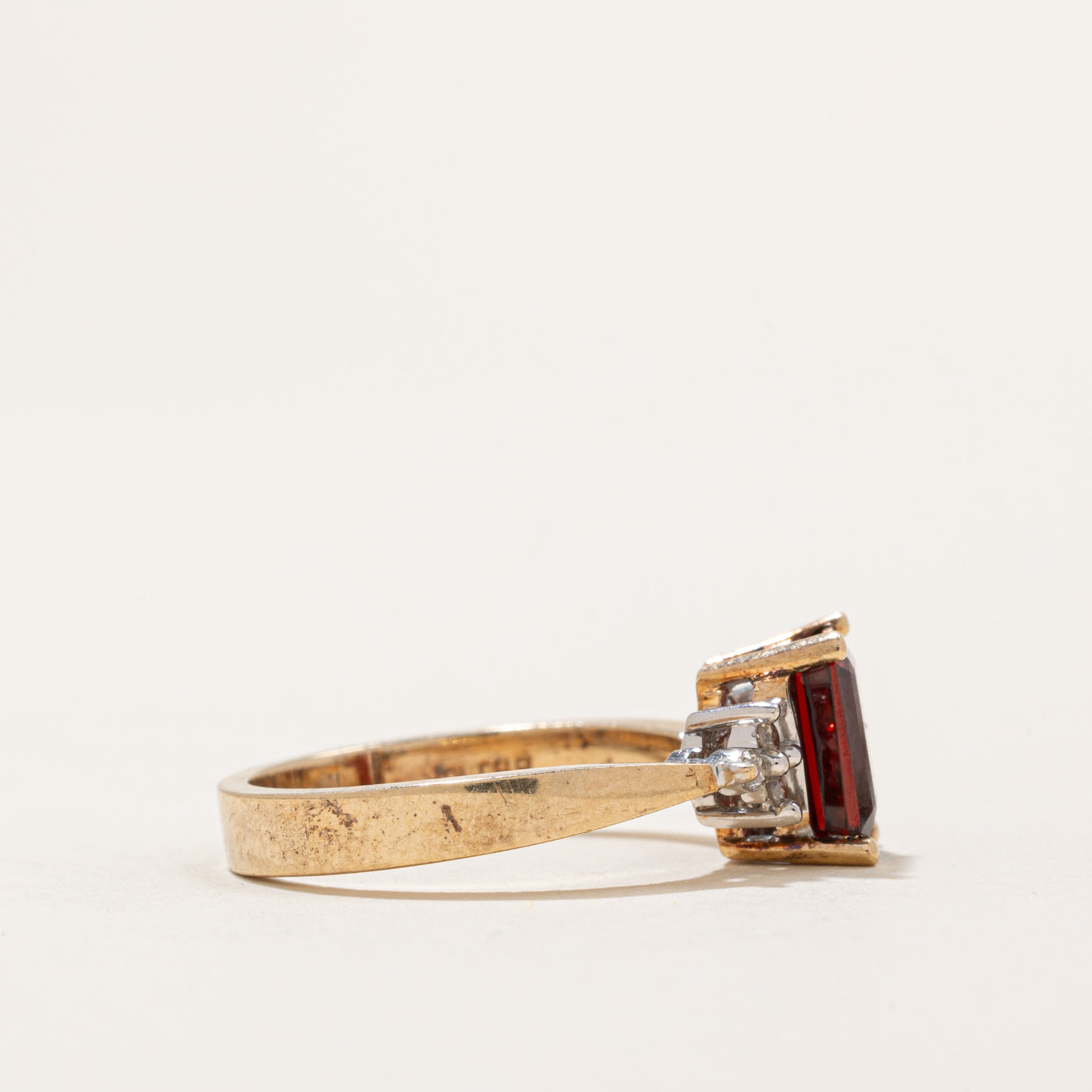 Garnet & Diamond Reverse Tapered Ring - 2.00ct Garnet & 0.09ctw Diamond Engagement Ring - Size 6.5 - Elegant Wedding Band for Women - Perfect for Anniversary, Valentine's Day & Special Occasions